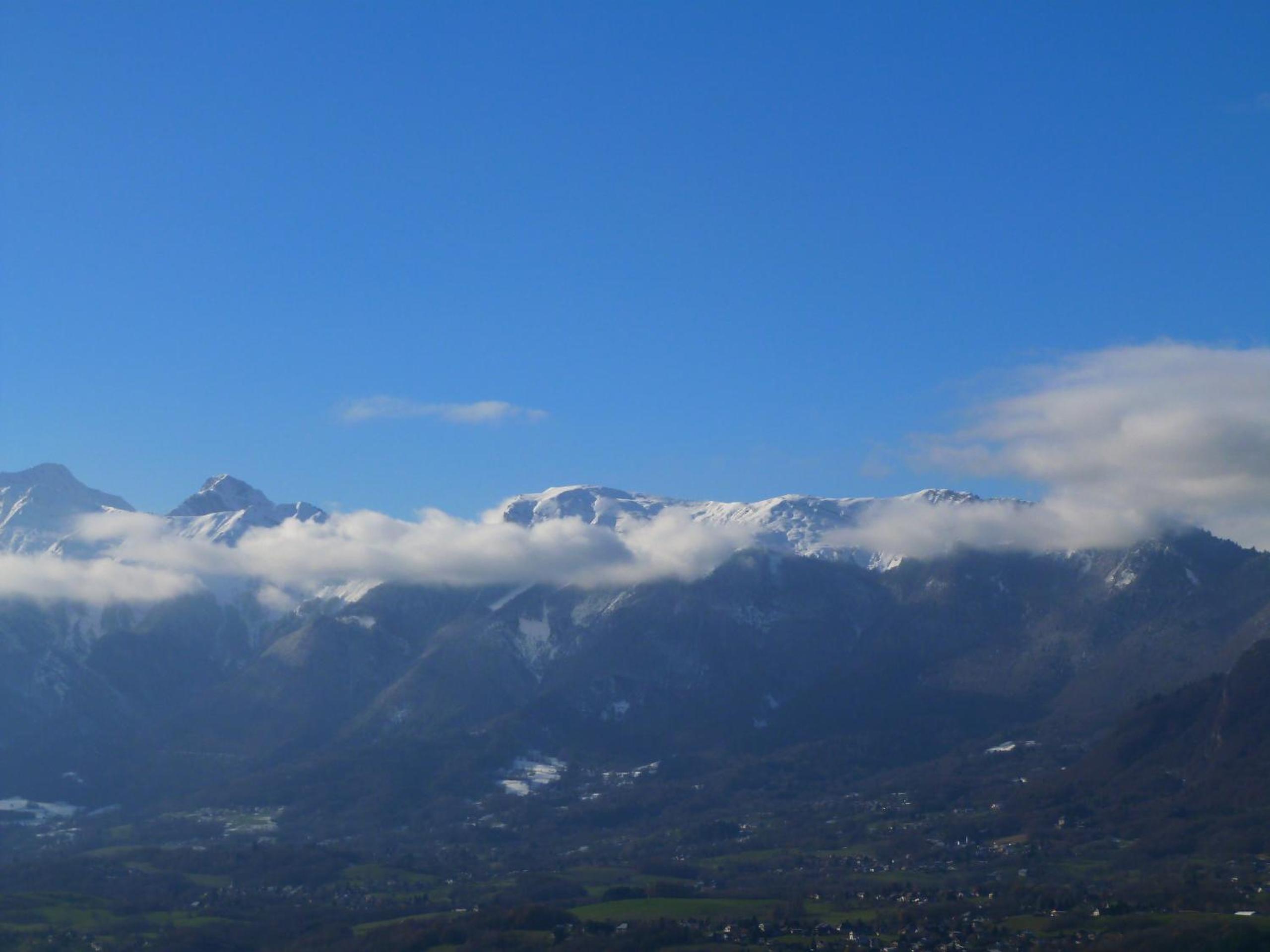 Apartment with Mountain View - Photo 28