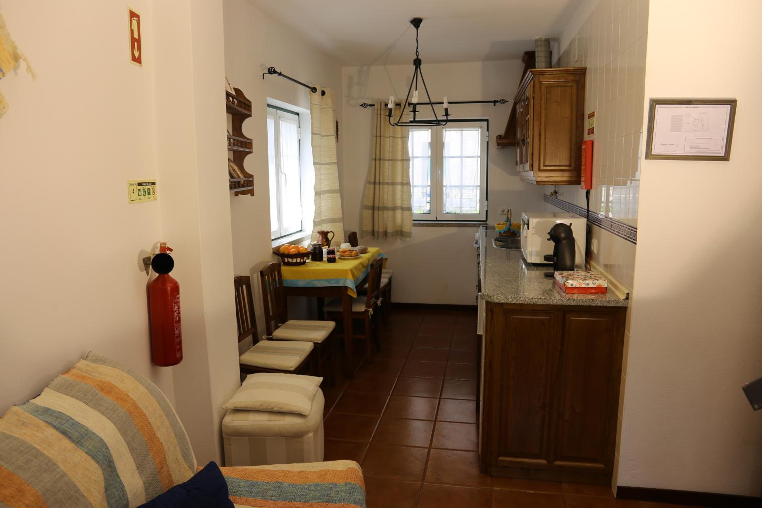 Two-Bedroom House - Photo 9