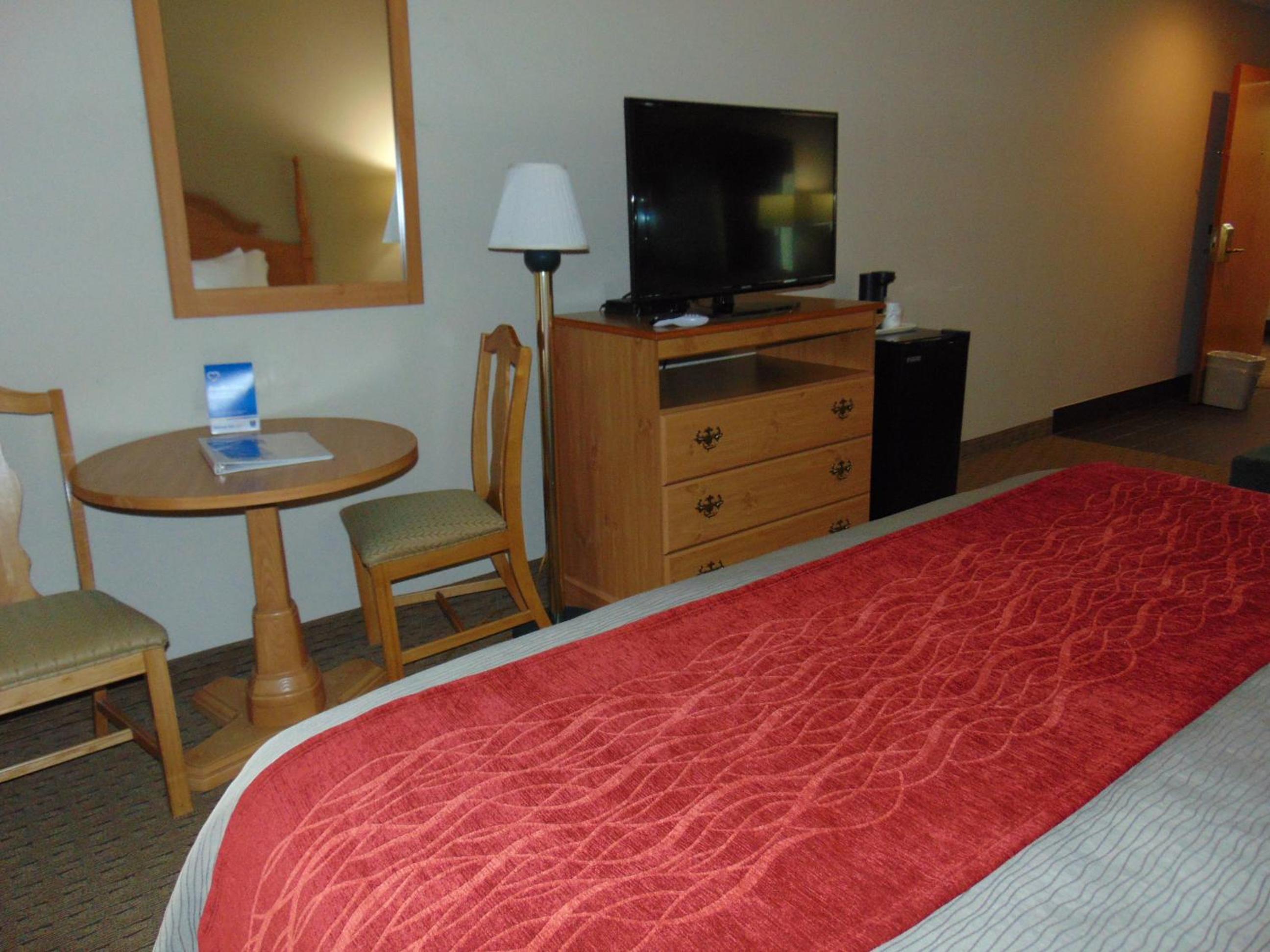 King Room - Non-Smoking - Photo 1