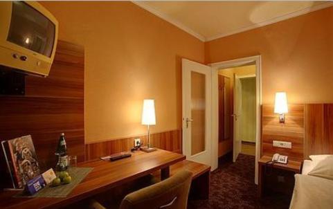 Double Room - Photo 2