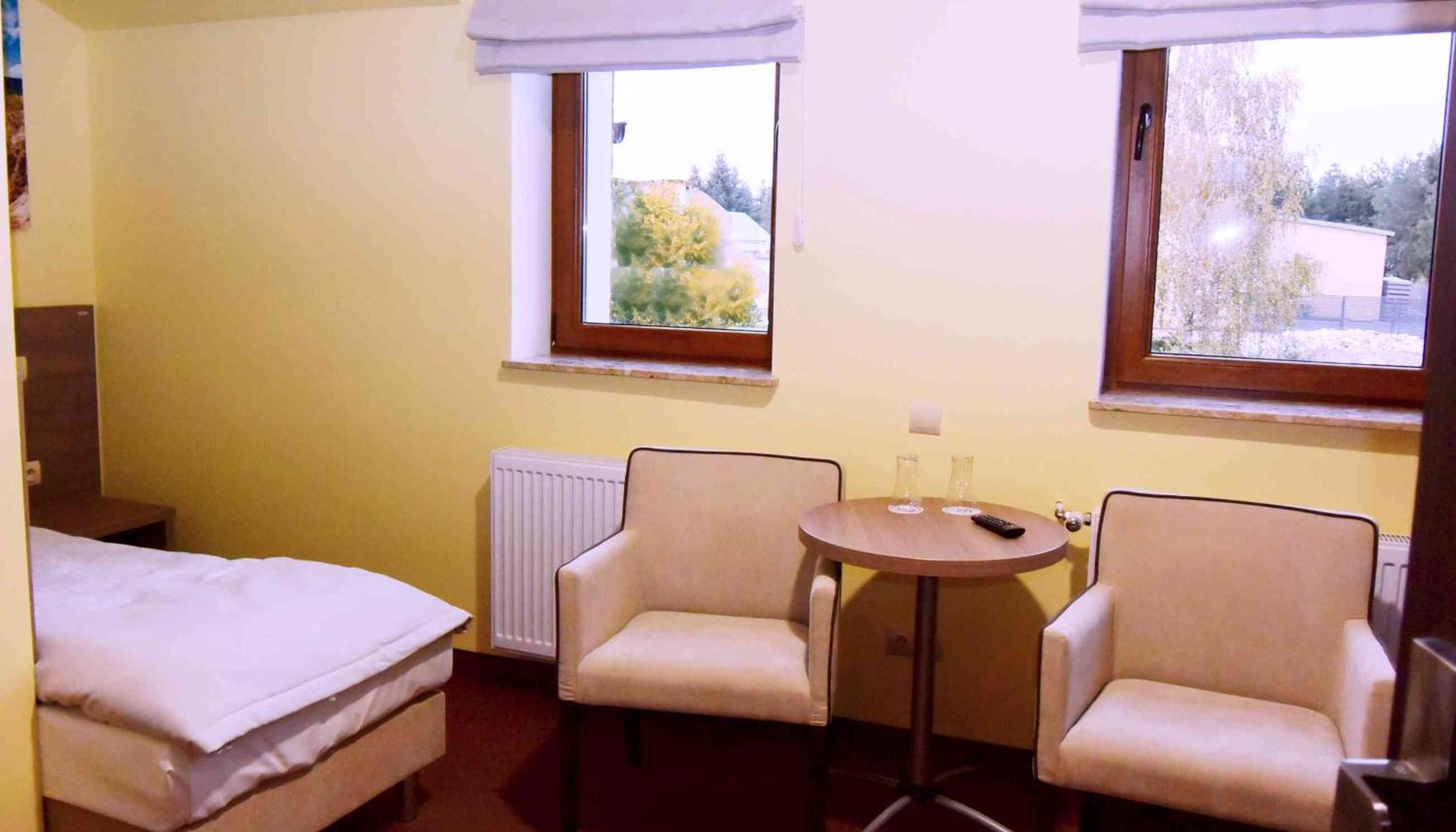 Twin Room - Photo 4