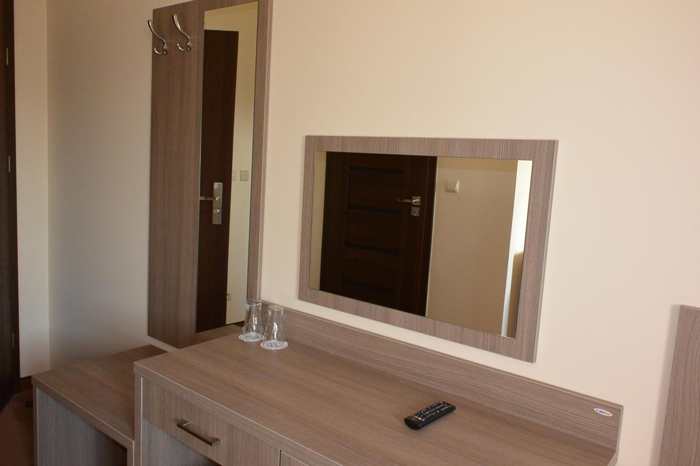 Twin Room - Photo 3