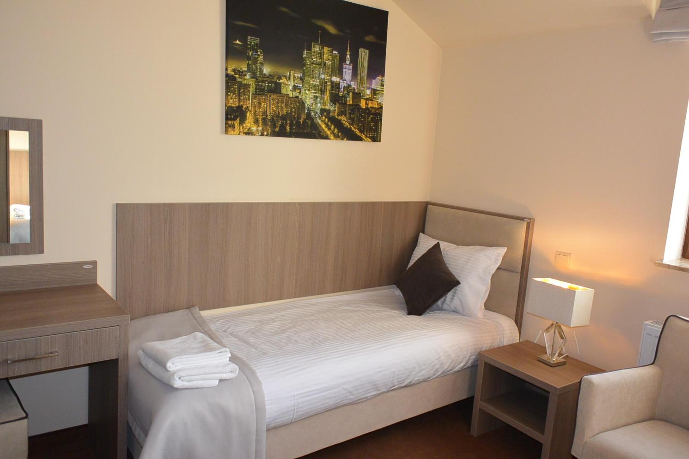 Twin Room - Photo 2