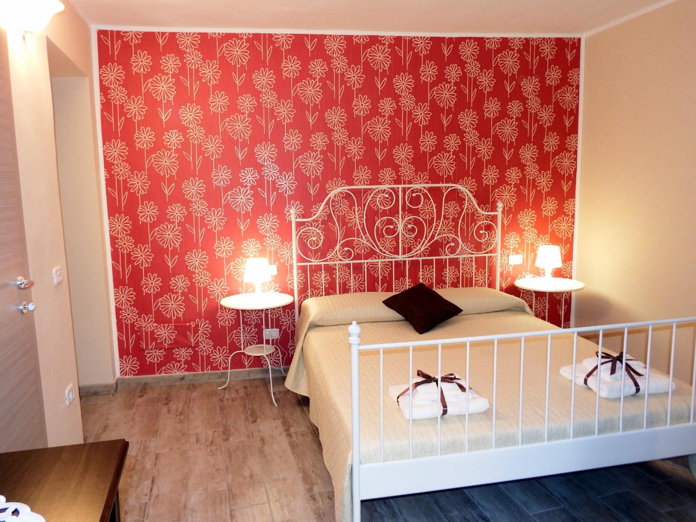 Double Room with Private Bathroom - Photo 7