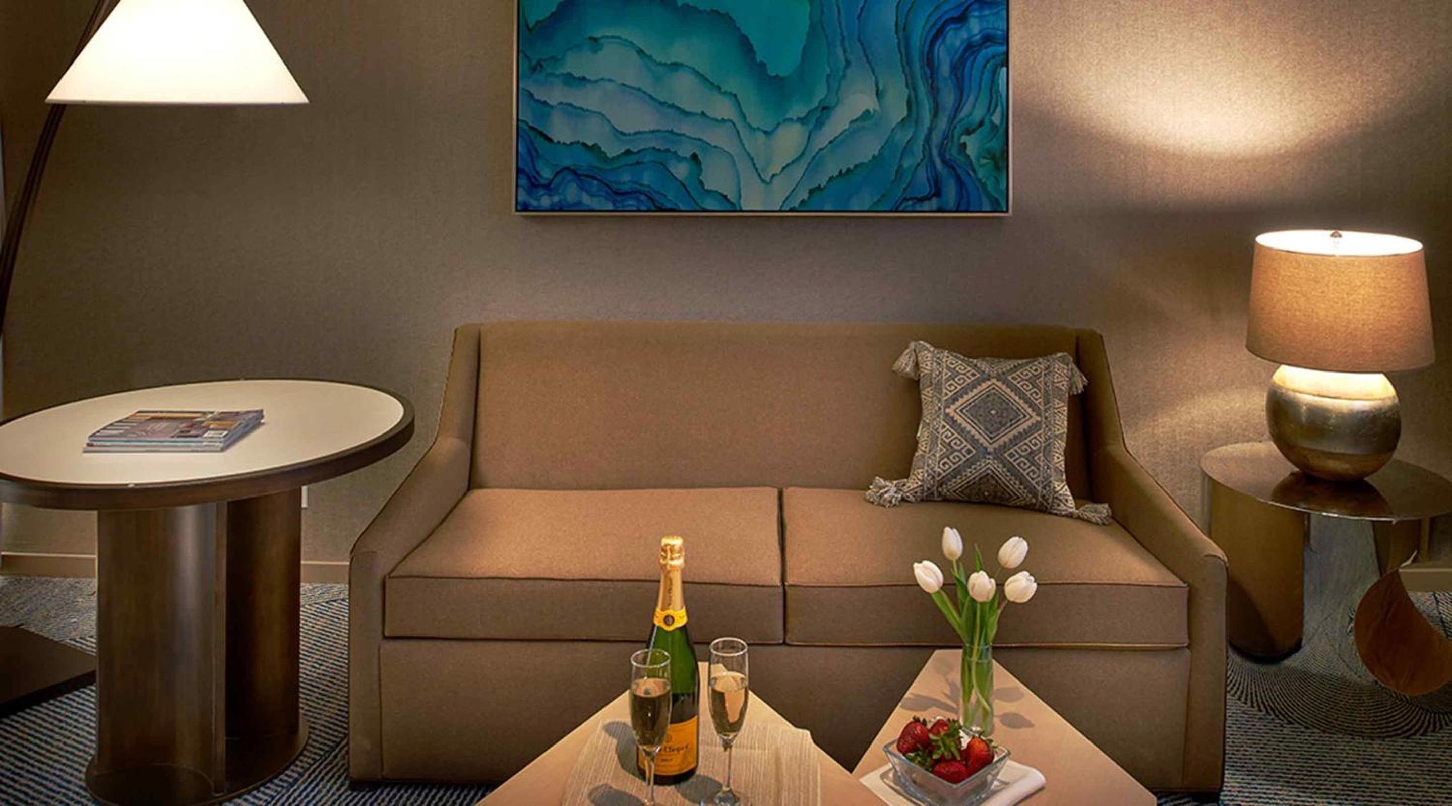Signature Queen Suite - Photo 4