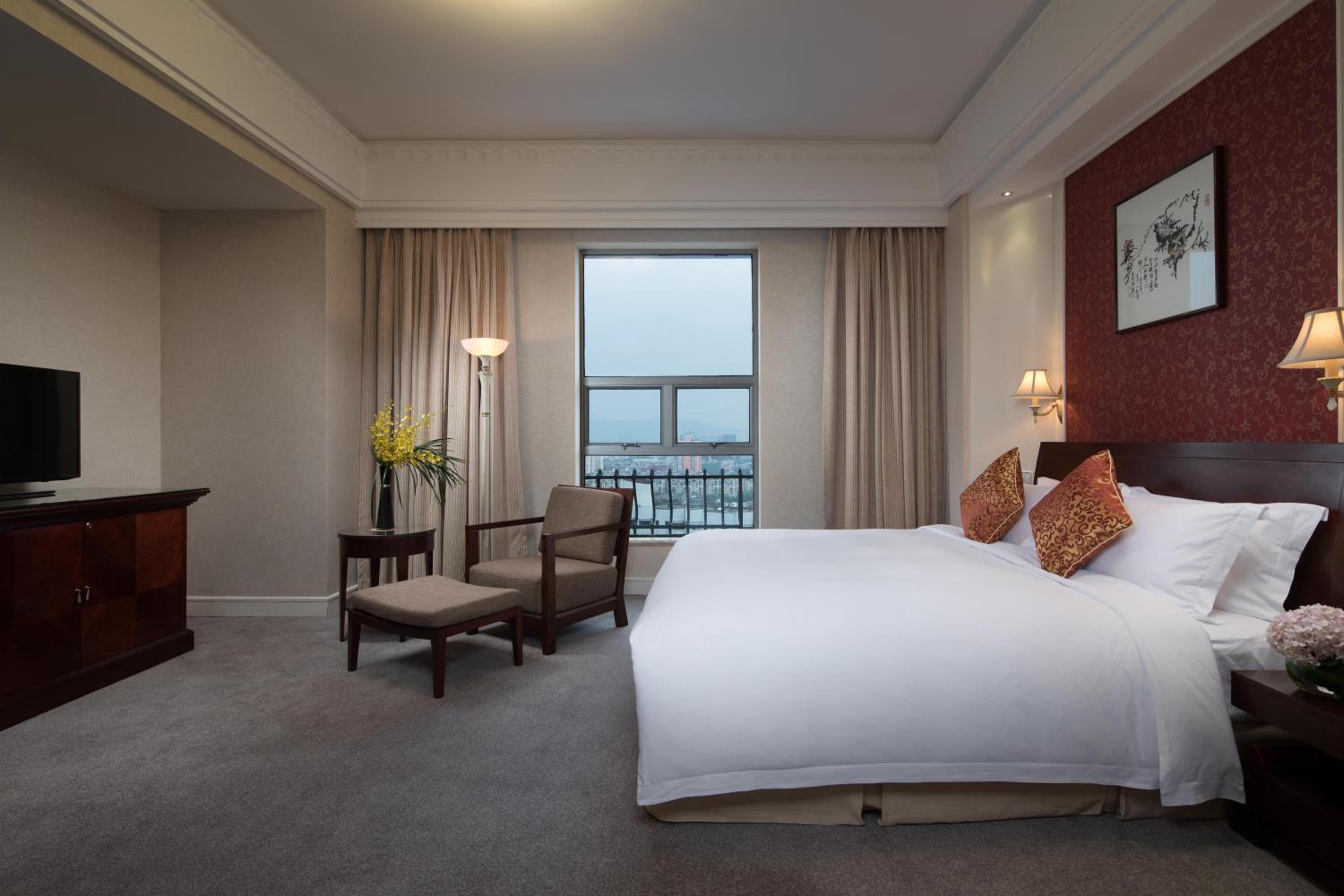 Deluxe Suite photo 1