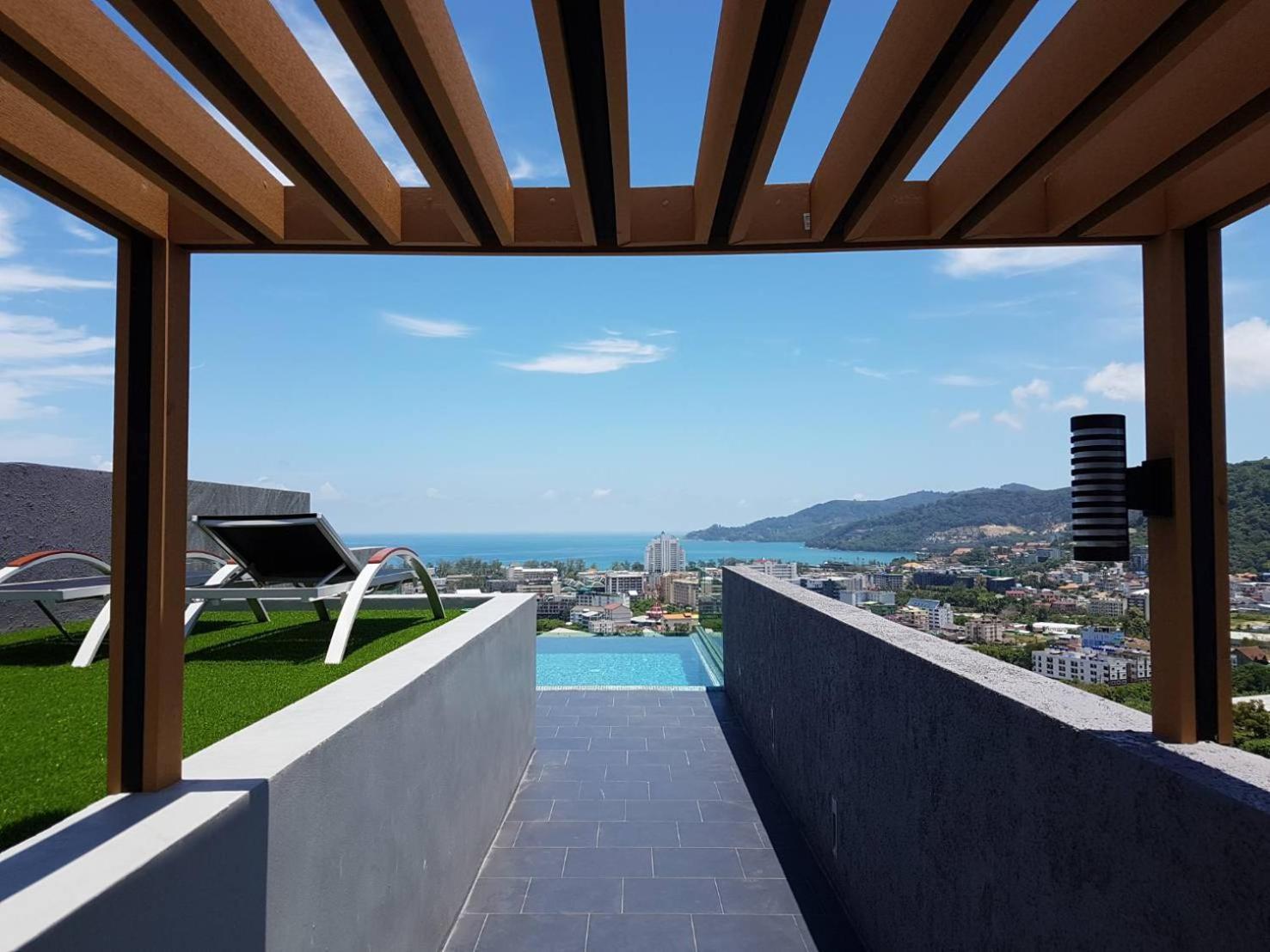 Two-Bedroom Pool Suite - Photo 4