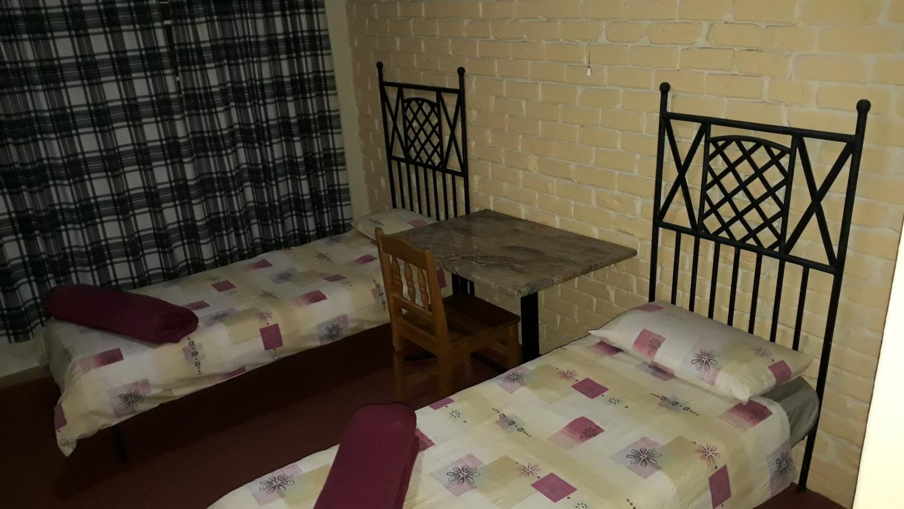 Double Room with Private Bathroom - Photo 3
