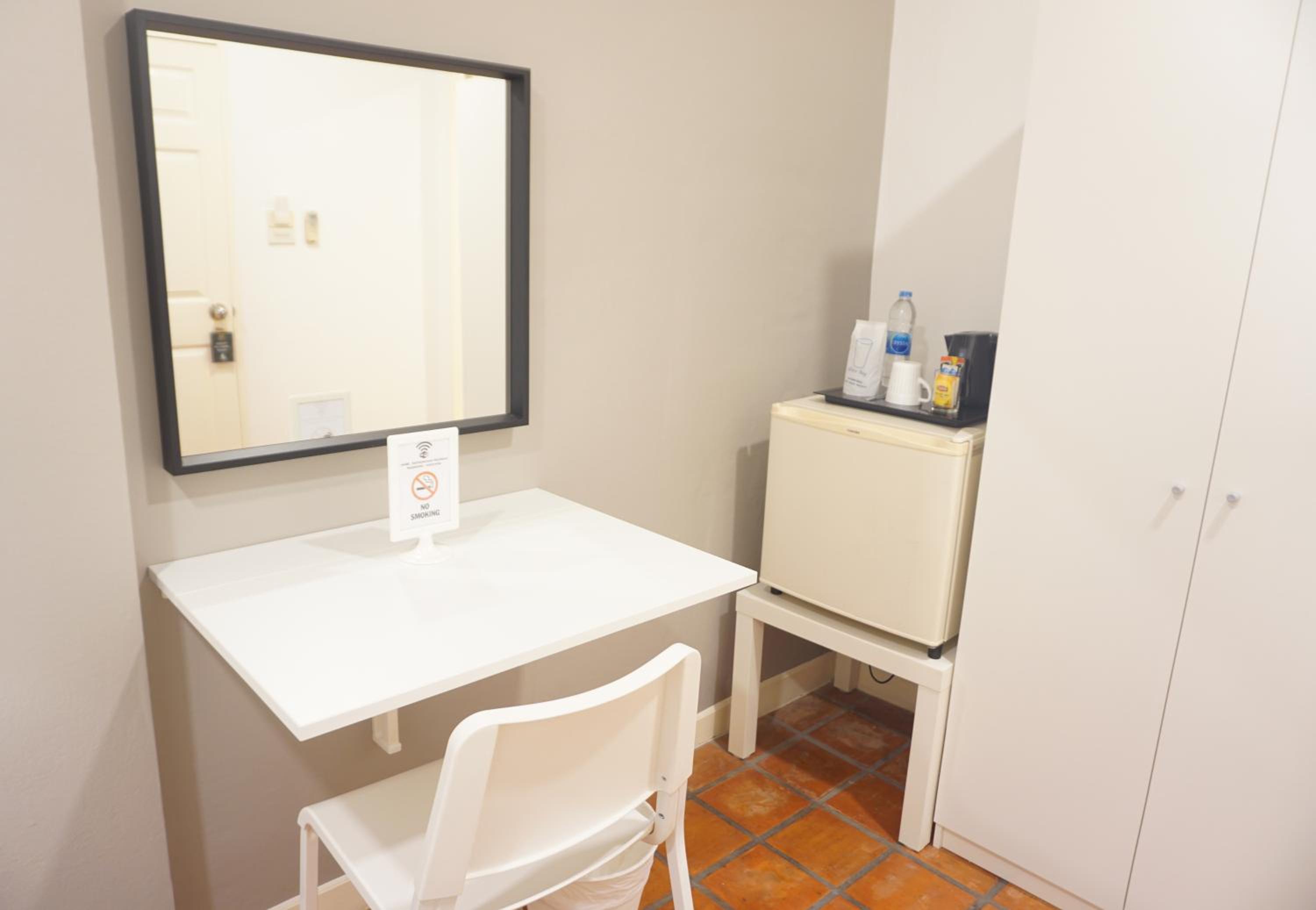 Standard Single Room - no window photo 2