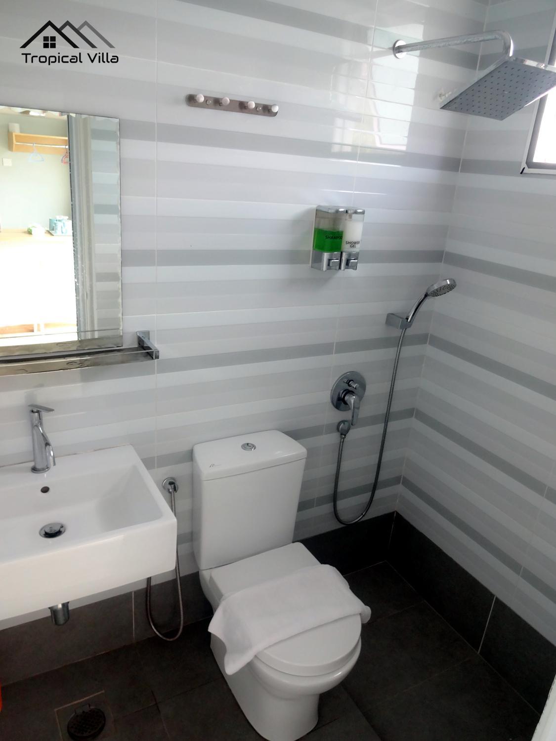 Deluxe King Room - Photo 4