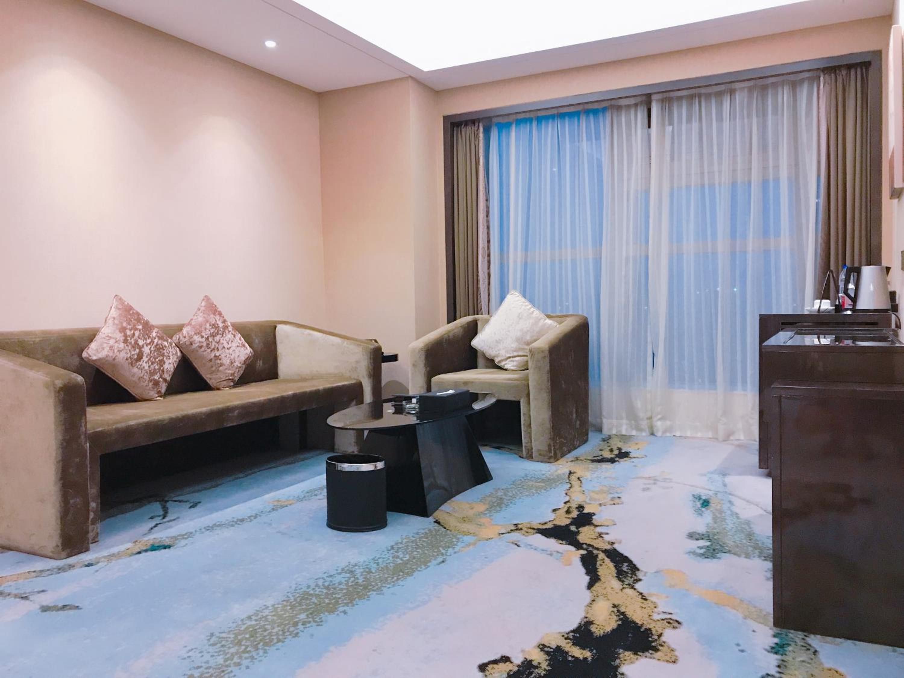 Deluxe Suite photo 2