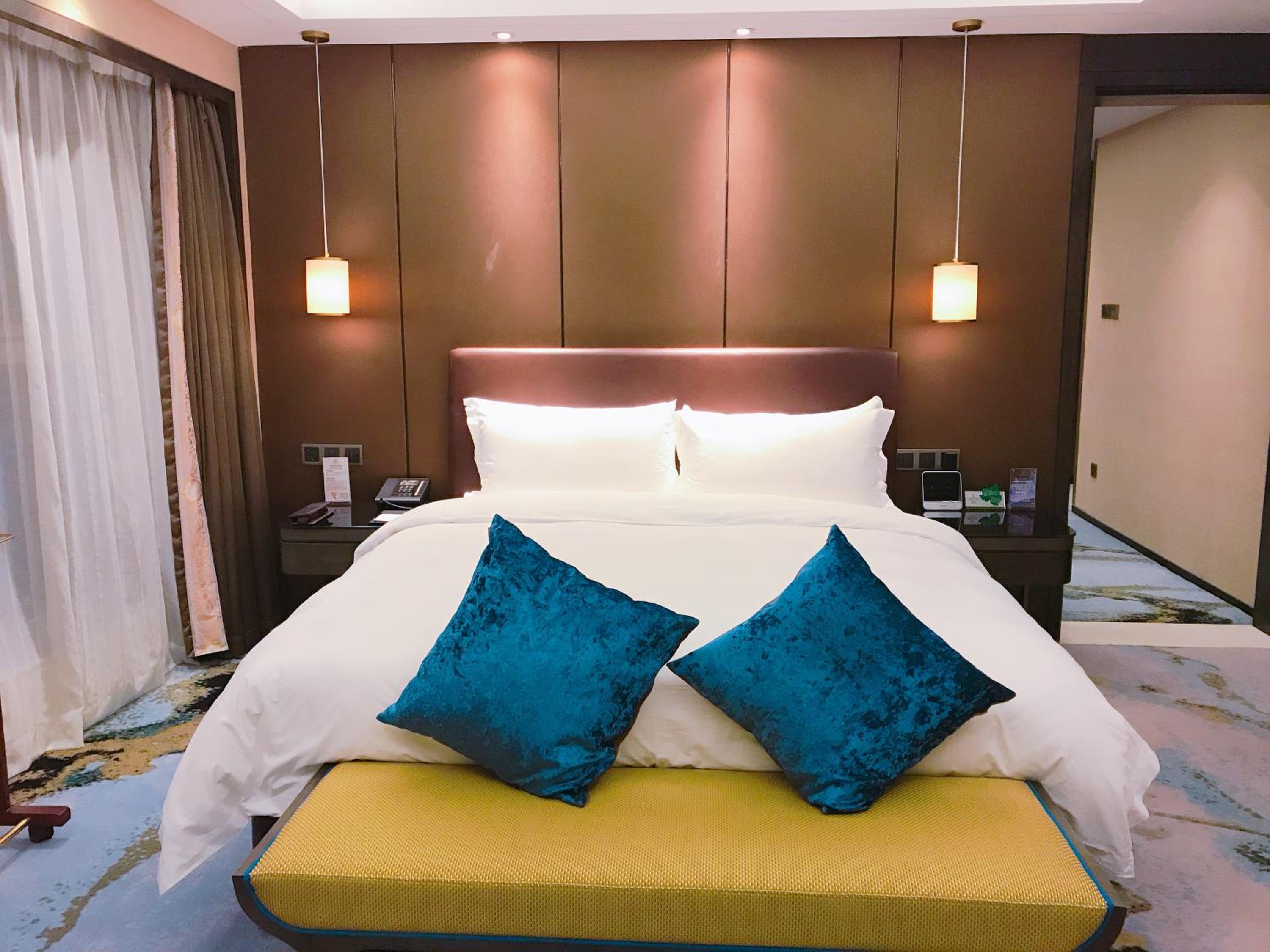 Deluxe Suite photo 3