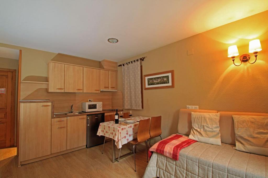 One-Bedroom Apartment (2 - 4 Adults) photo 2