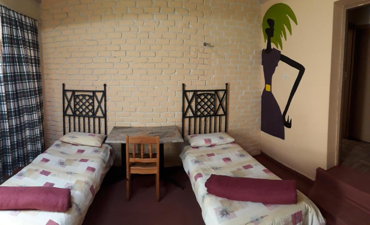 Double Room with Private Bathroom - Photo 1