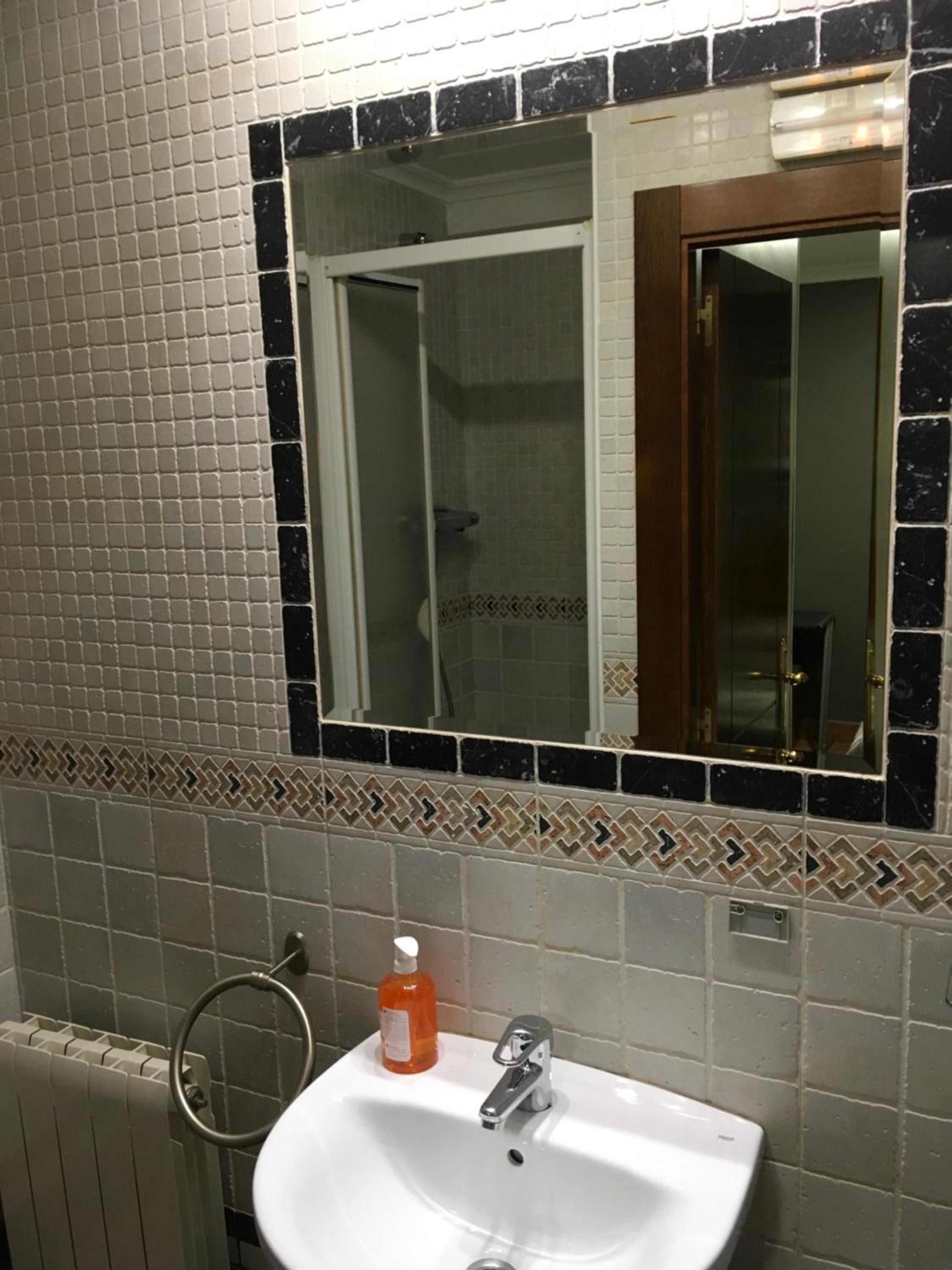 Standard Single Room with Shower photo 3