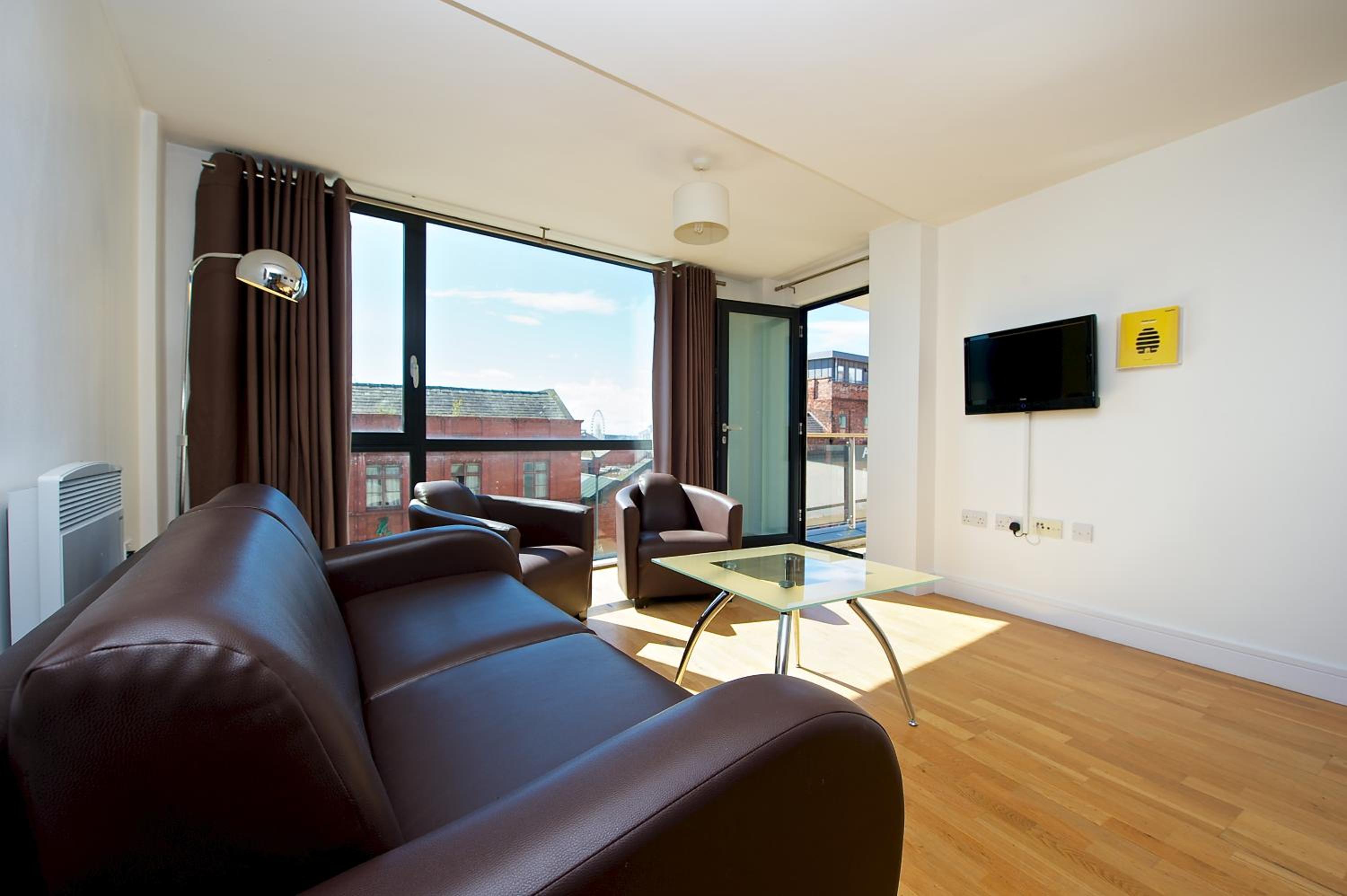 One-Bedroom Apartment - Photo 3