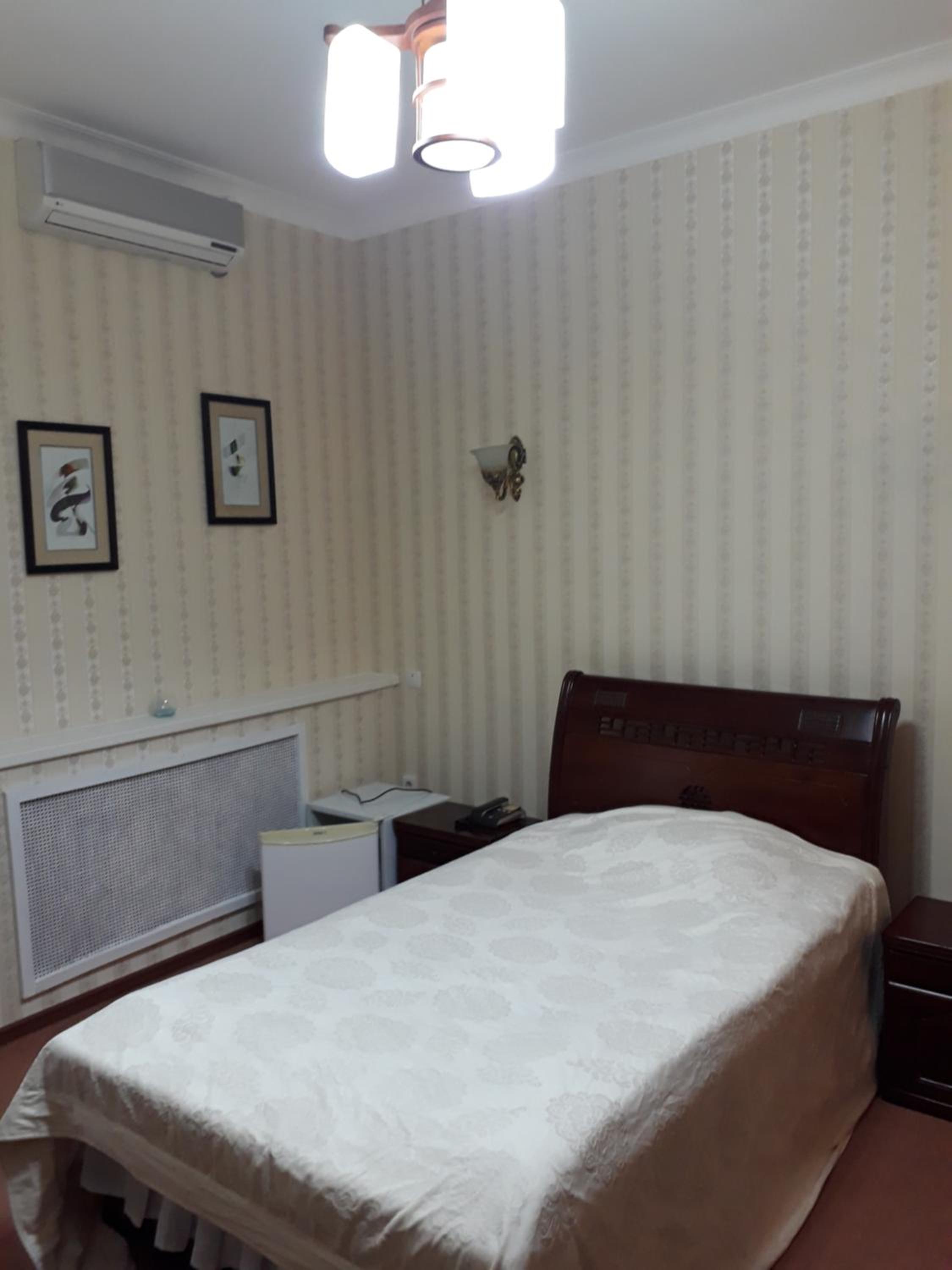 Small Single Room photo 2