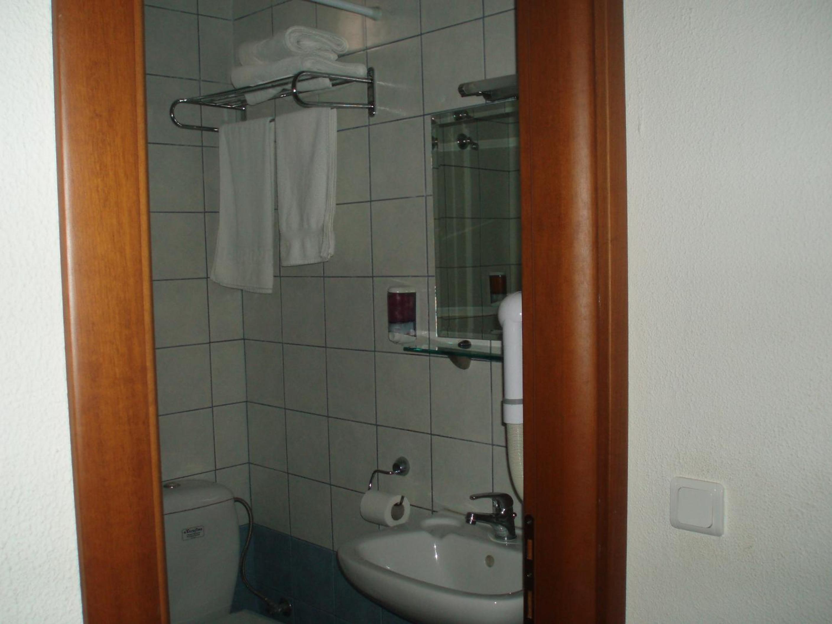 Twin Room - Photo 4