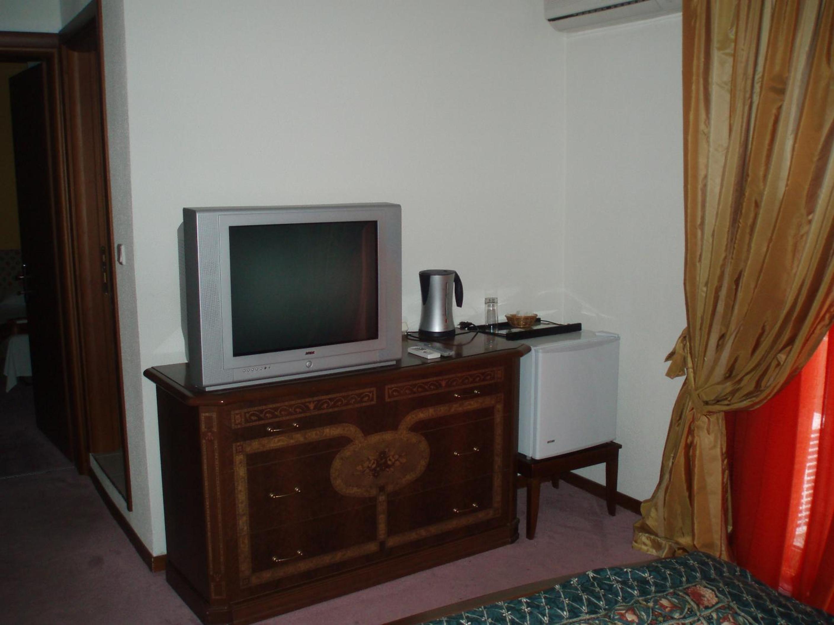 Suite with Spa Bath - Photo 5