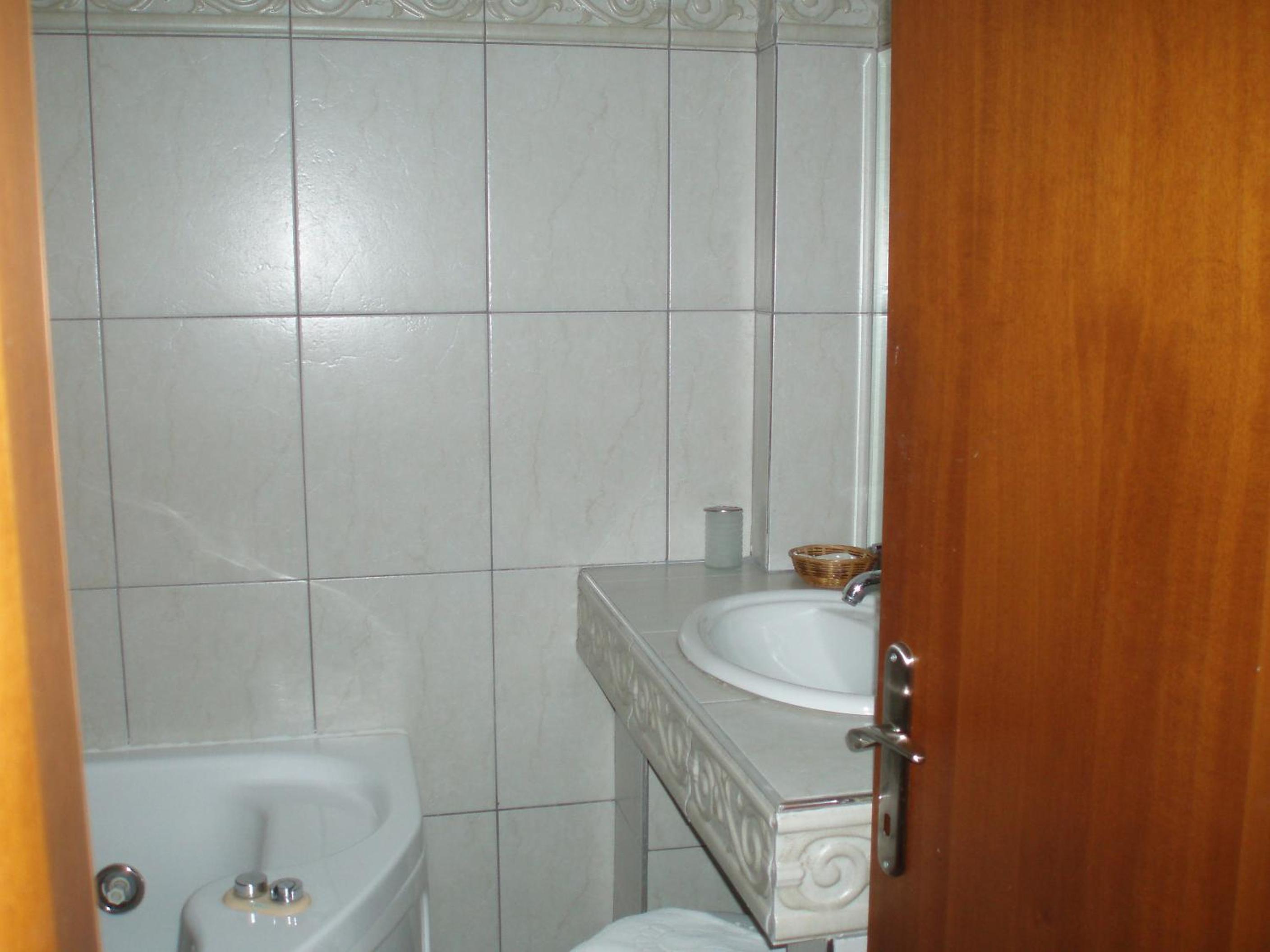 Suite with Spa Bath - Photo 7