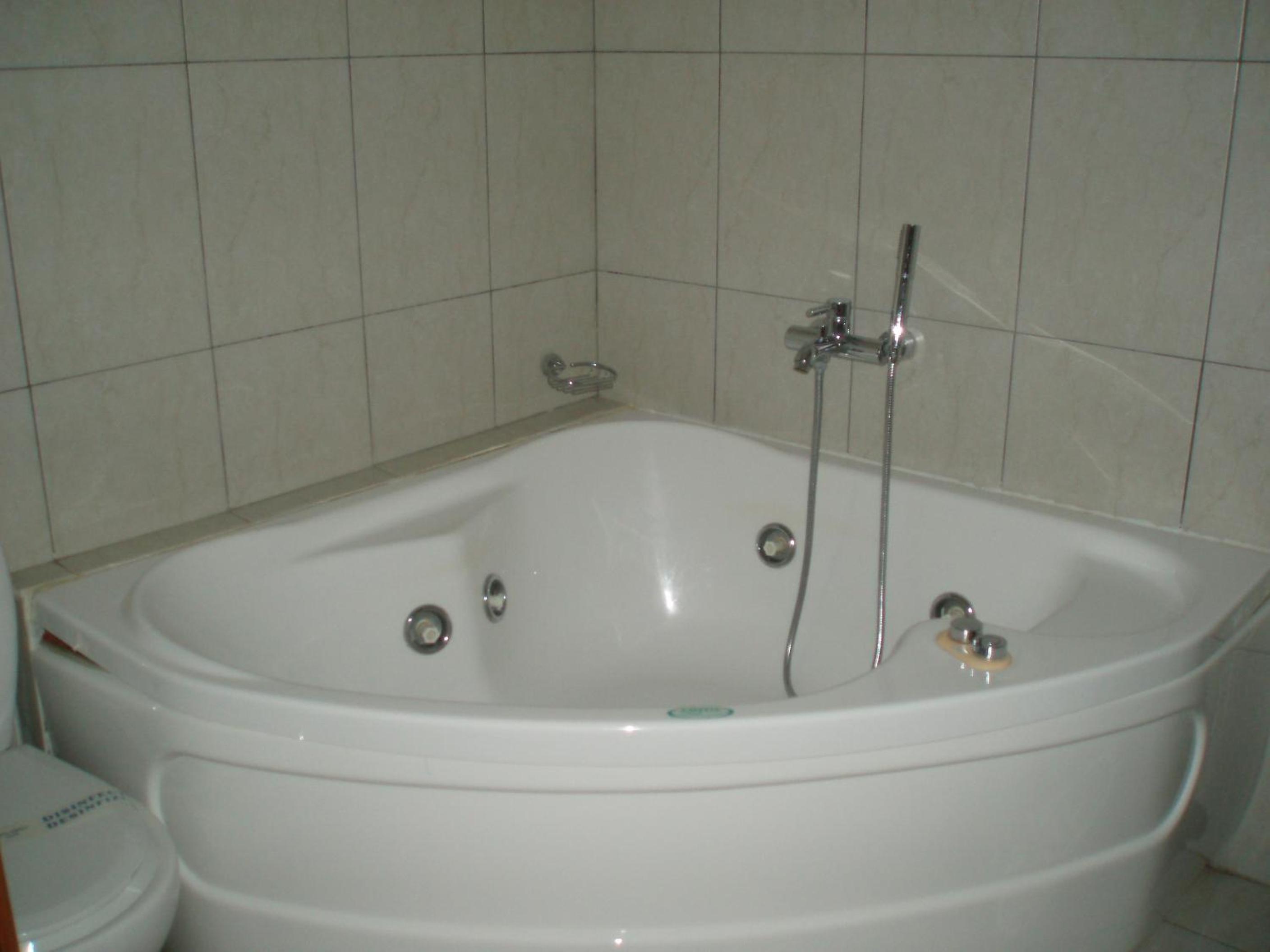 Suite with Spa Bath - Photo 8