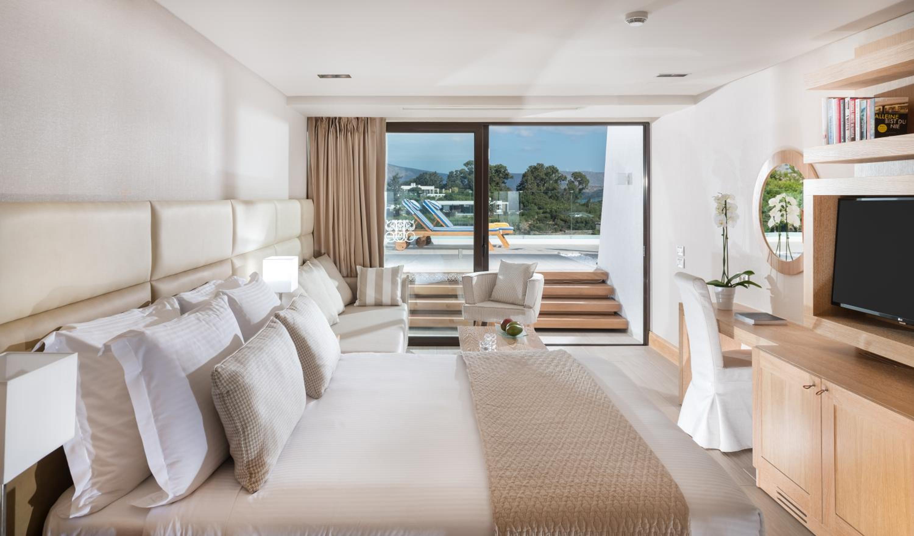 Deluxe Bungalow with Sea View - Photo 3