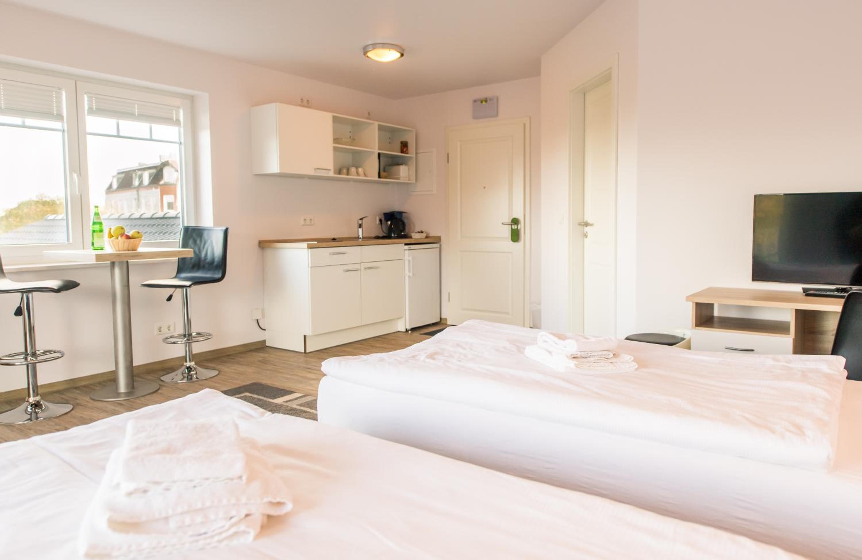 Deluxe Double Room with Balcony photo 3
