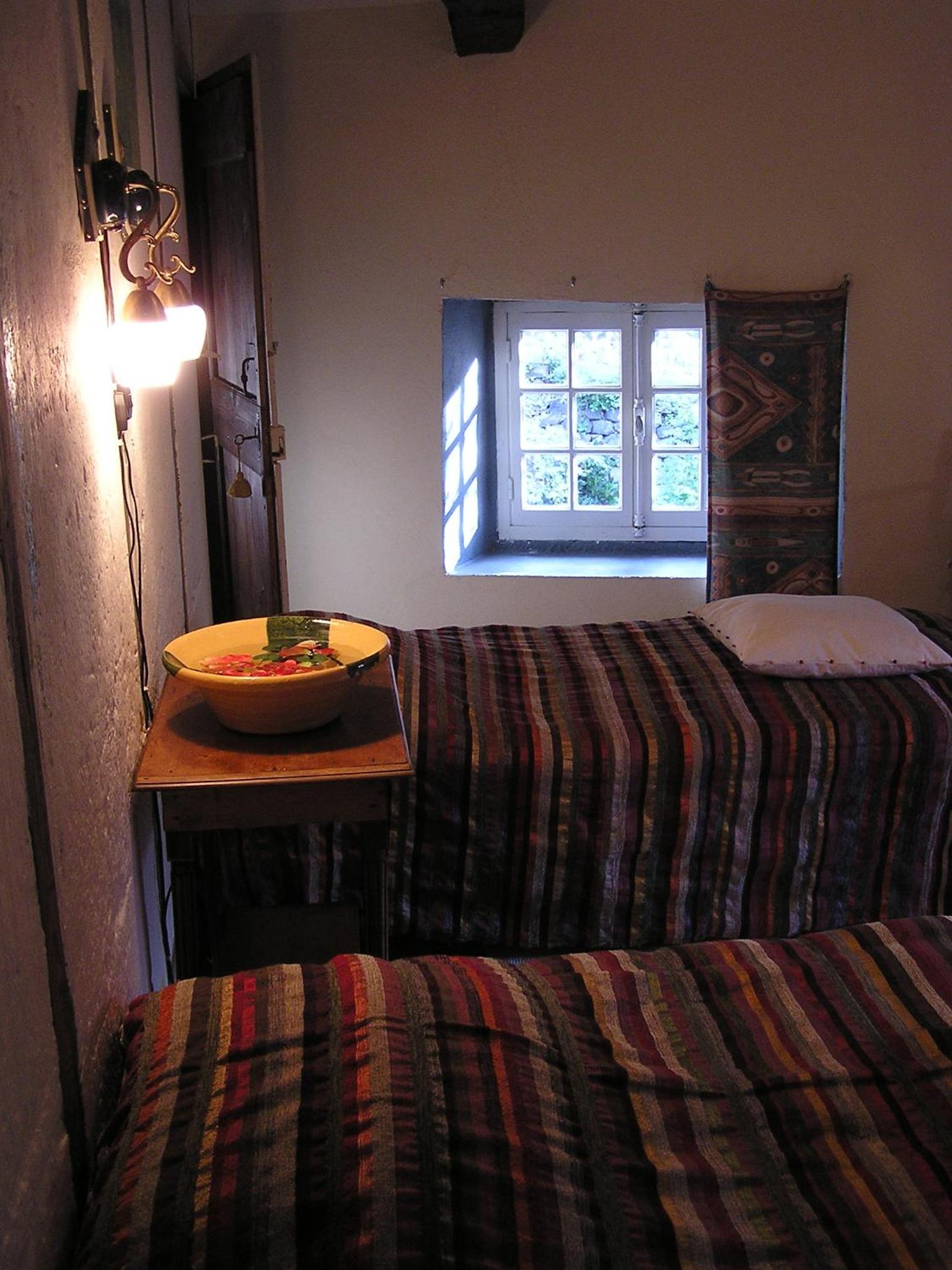 Twin Room - Photo 7