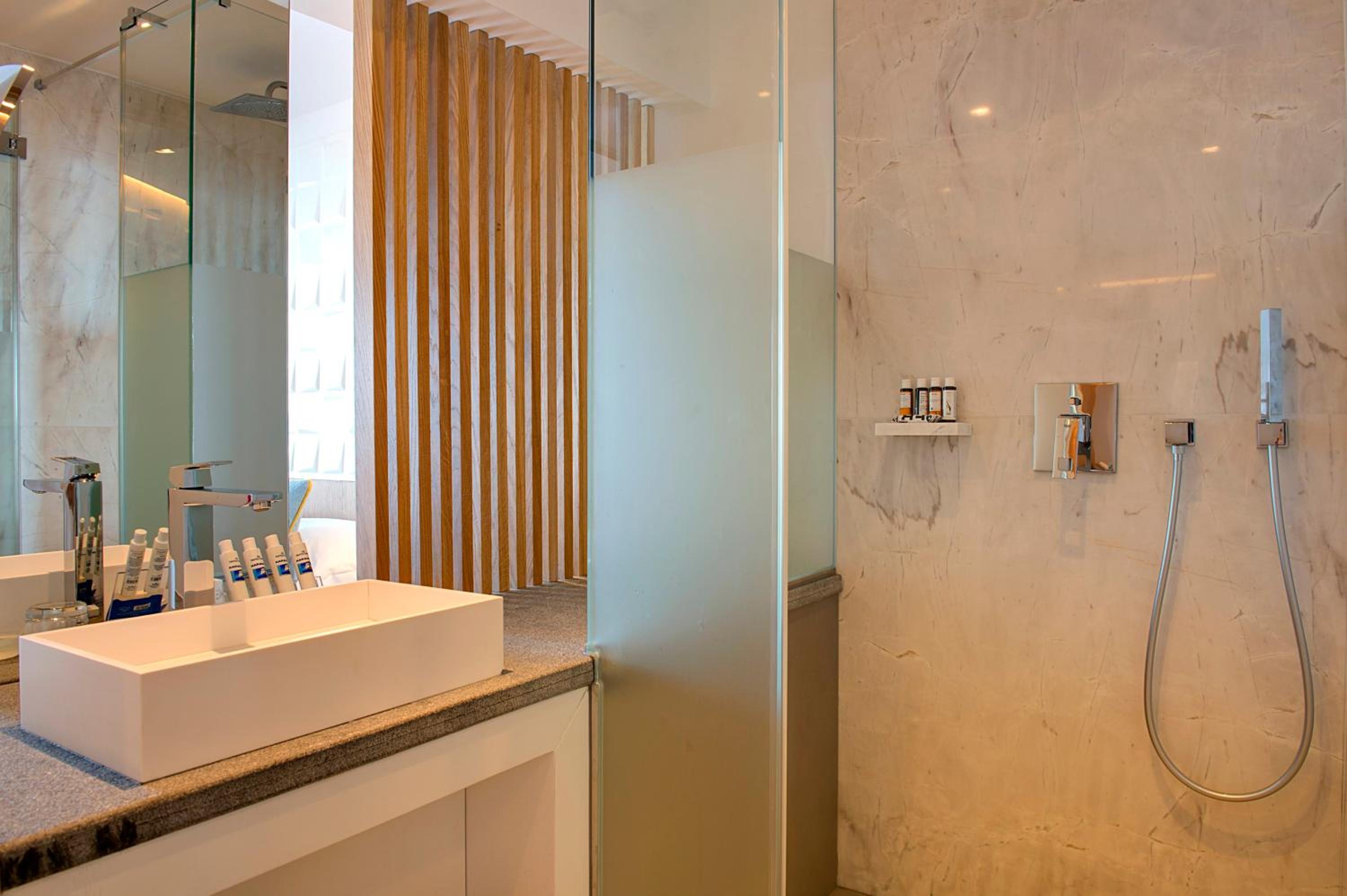 Onar Junior Suite with Side Sea View photo 3