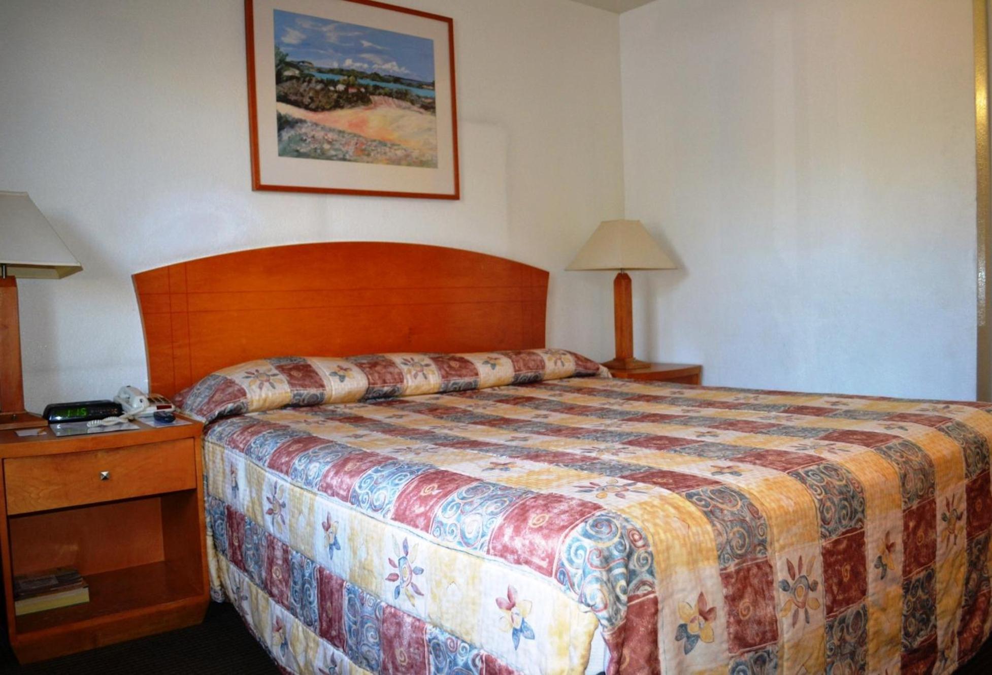 Queen Room photo 3