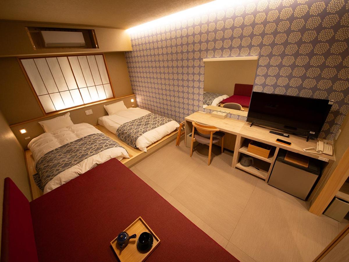Twin Room with Shower