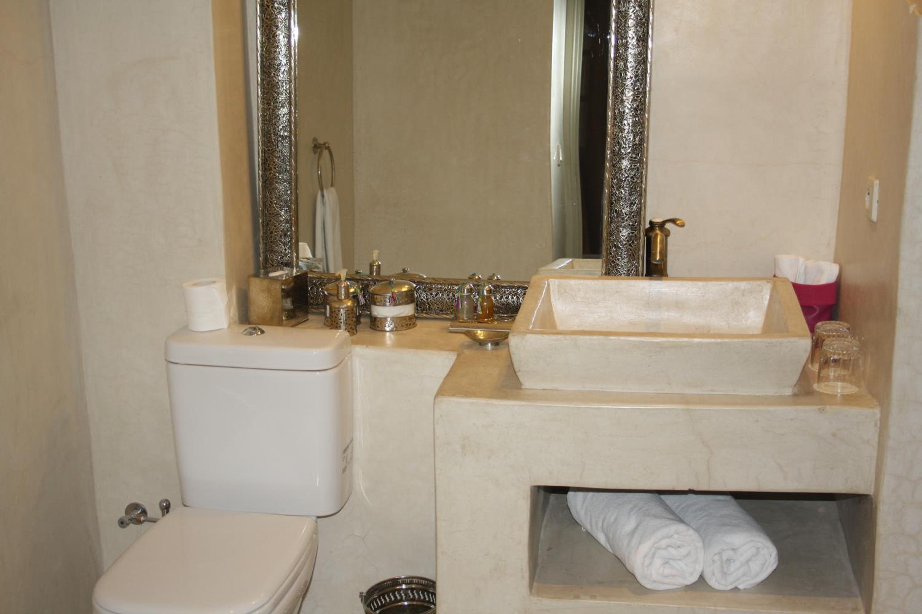 Superior Double Room - Photo 12
