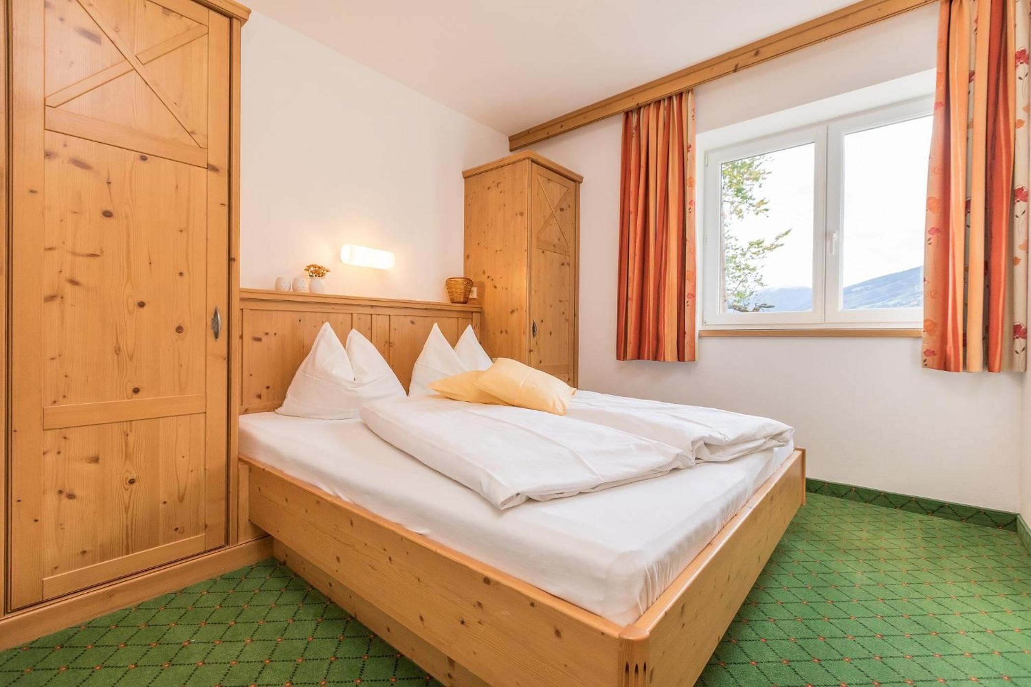 Standard Two-Bedroom Apartment with Mountain View - Photo 7