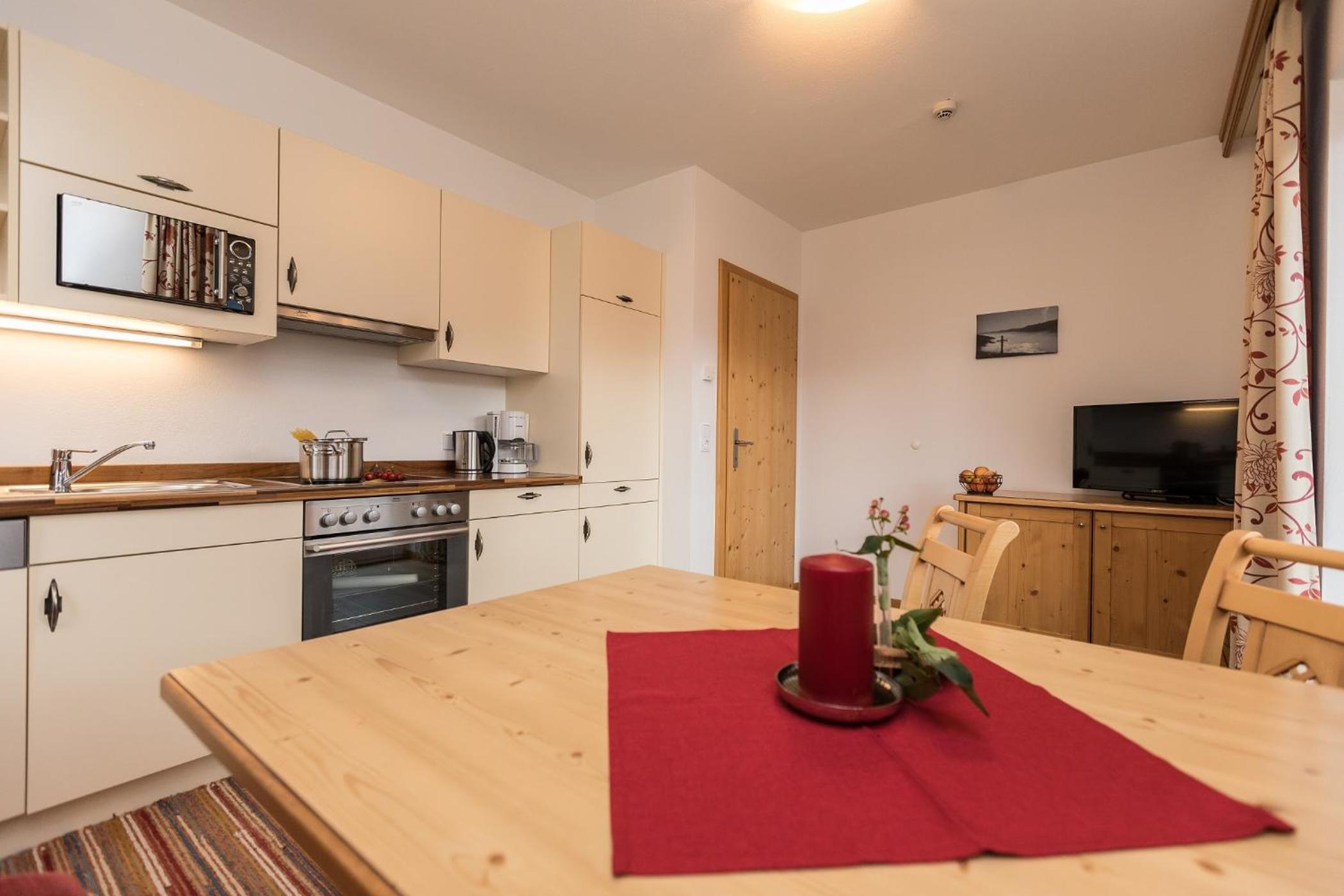 Standard Two-Bedroom Apartment with Mountain View - Photo 6