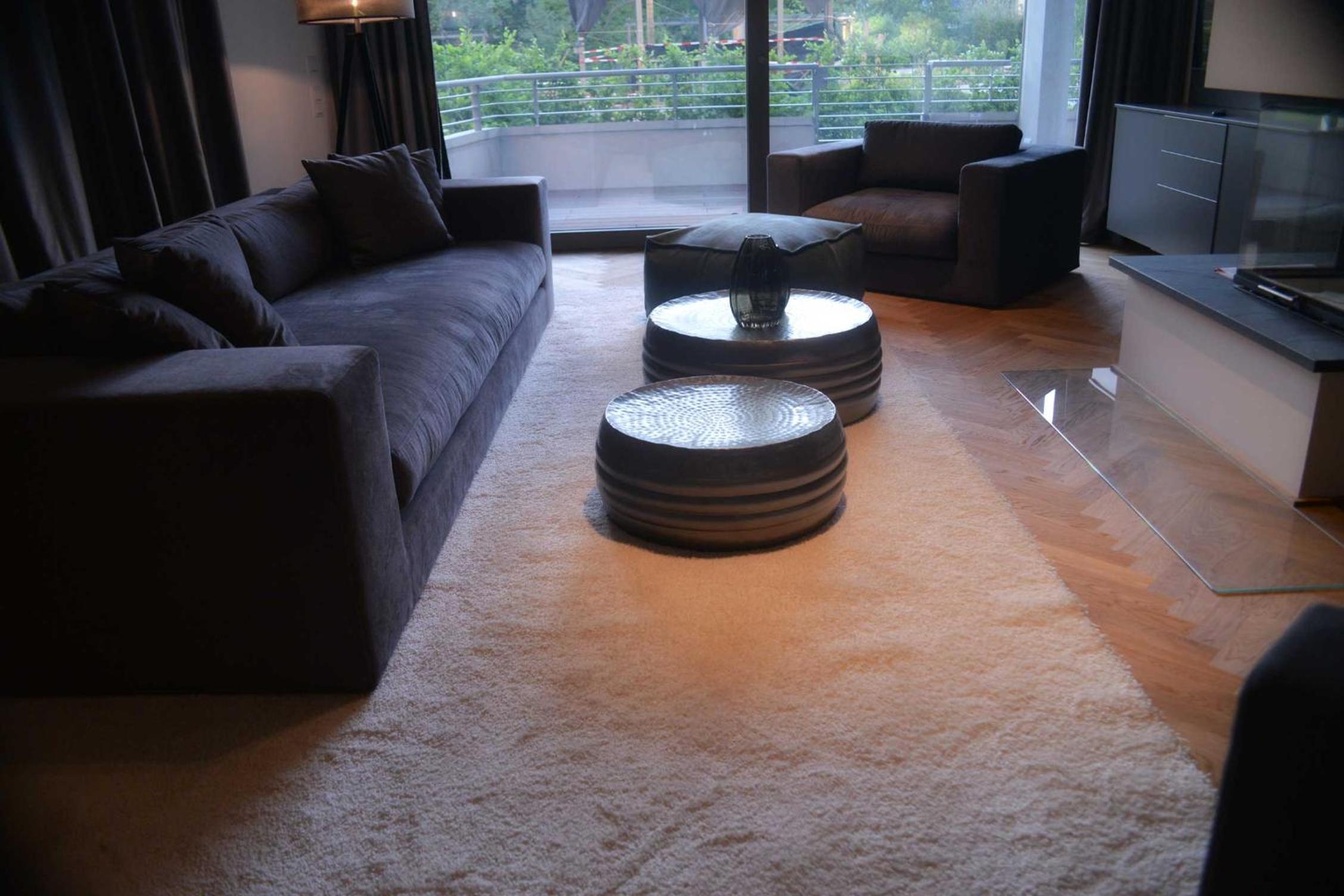 Two-Bedroom Apartment with Fireplace photo 3