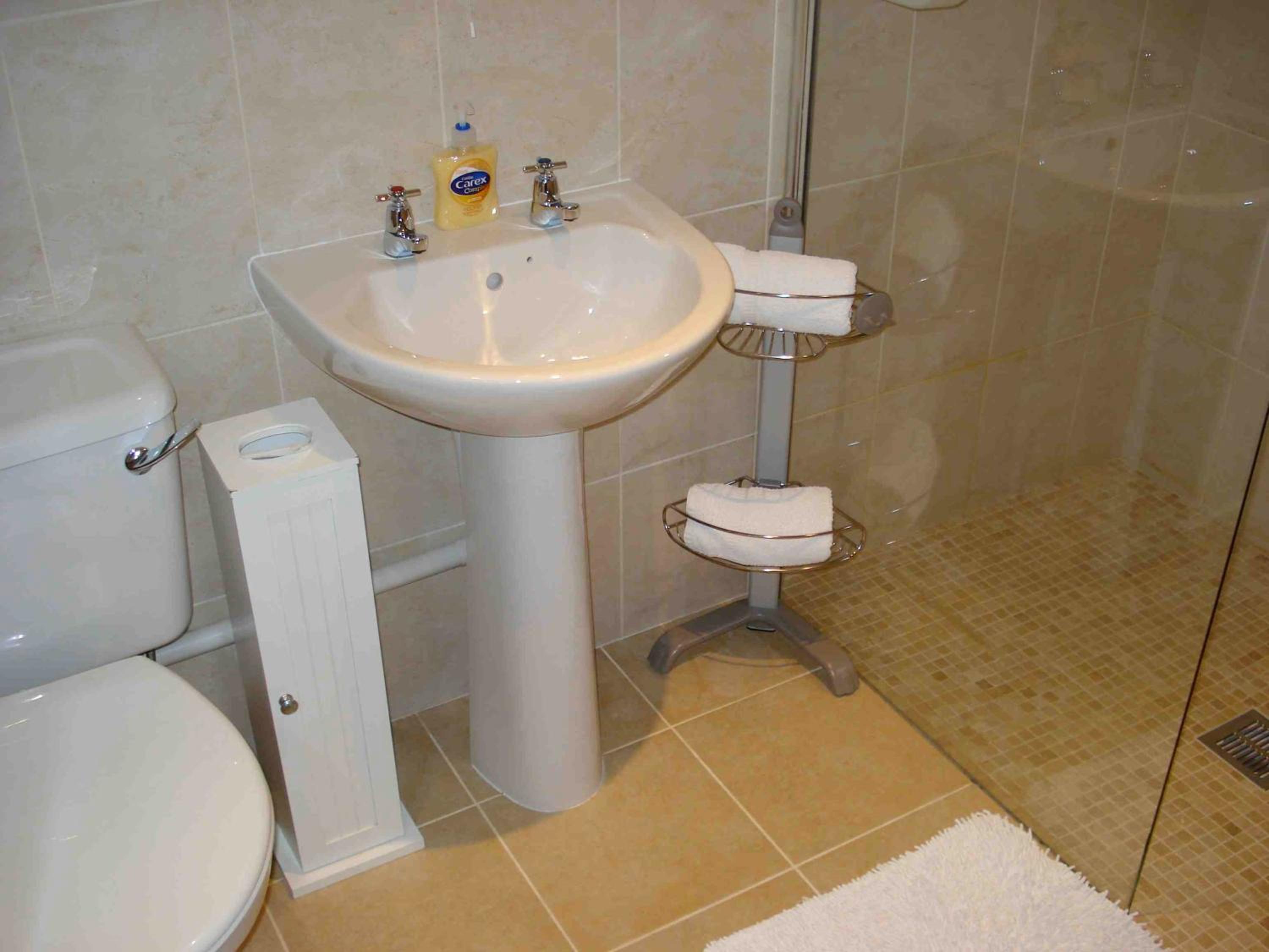 Apartment - Ground Floor photo 2