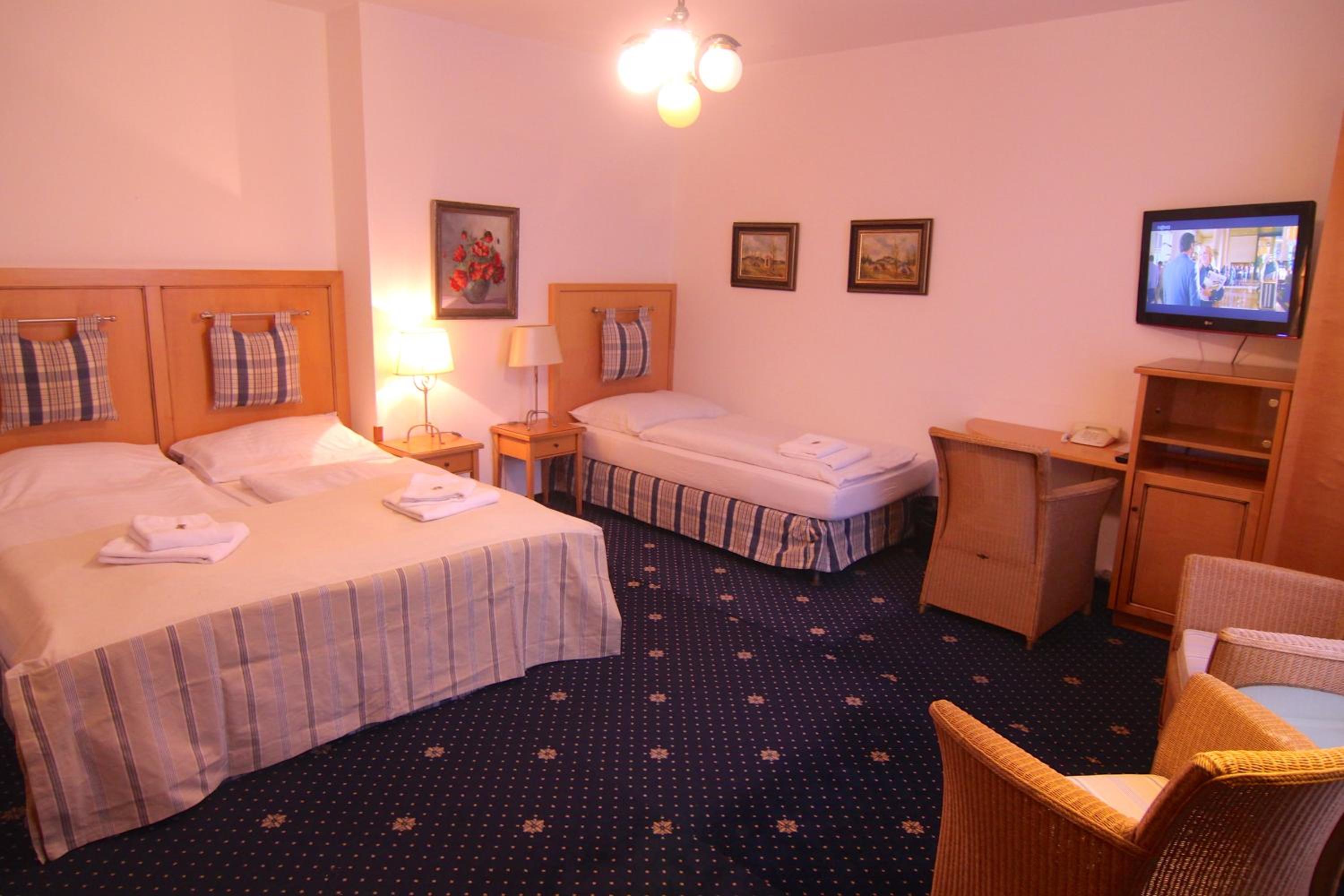 Triple Room - Photo 7