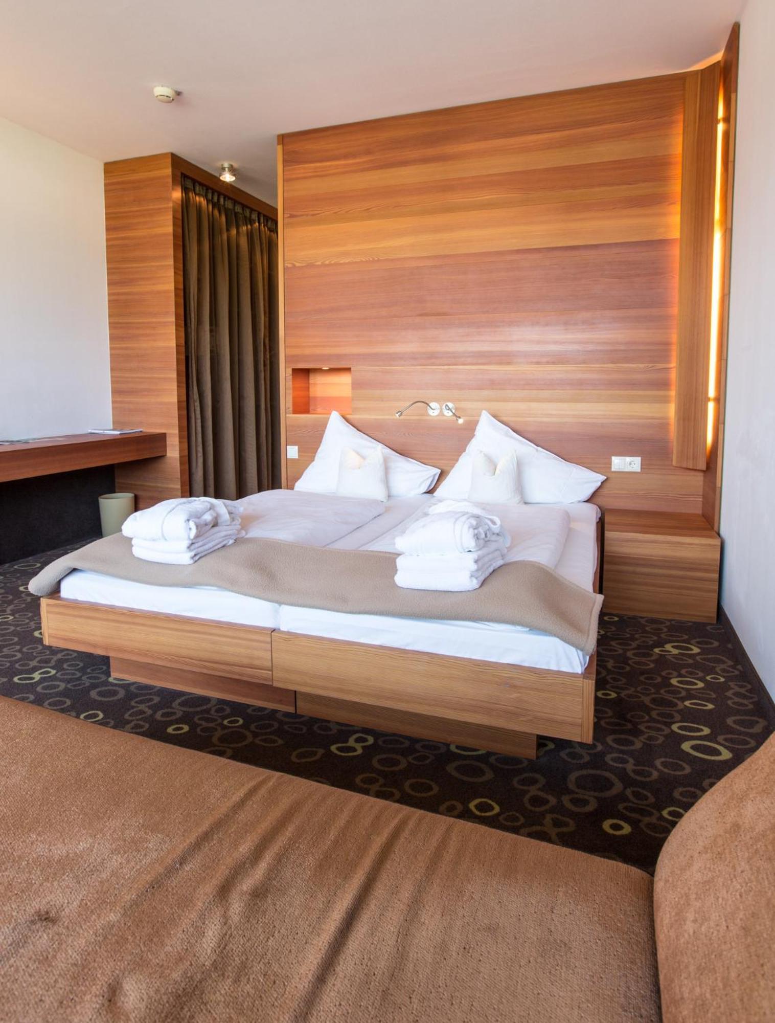 Design Double Room With Balcony And Mountain View photo 3