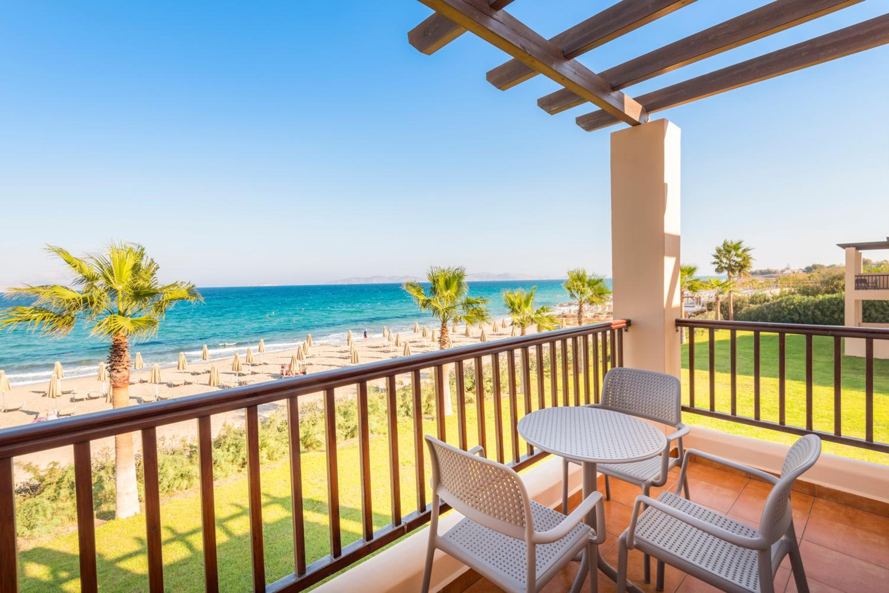 Double or Twin Room with Sea View - Photo 7