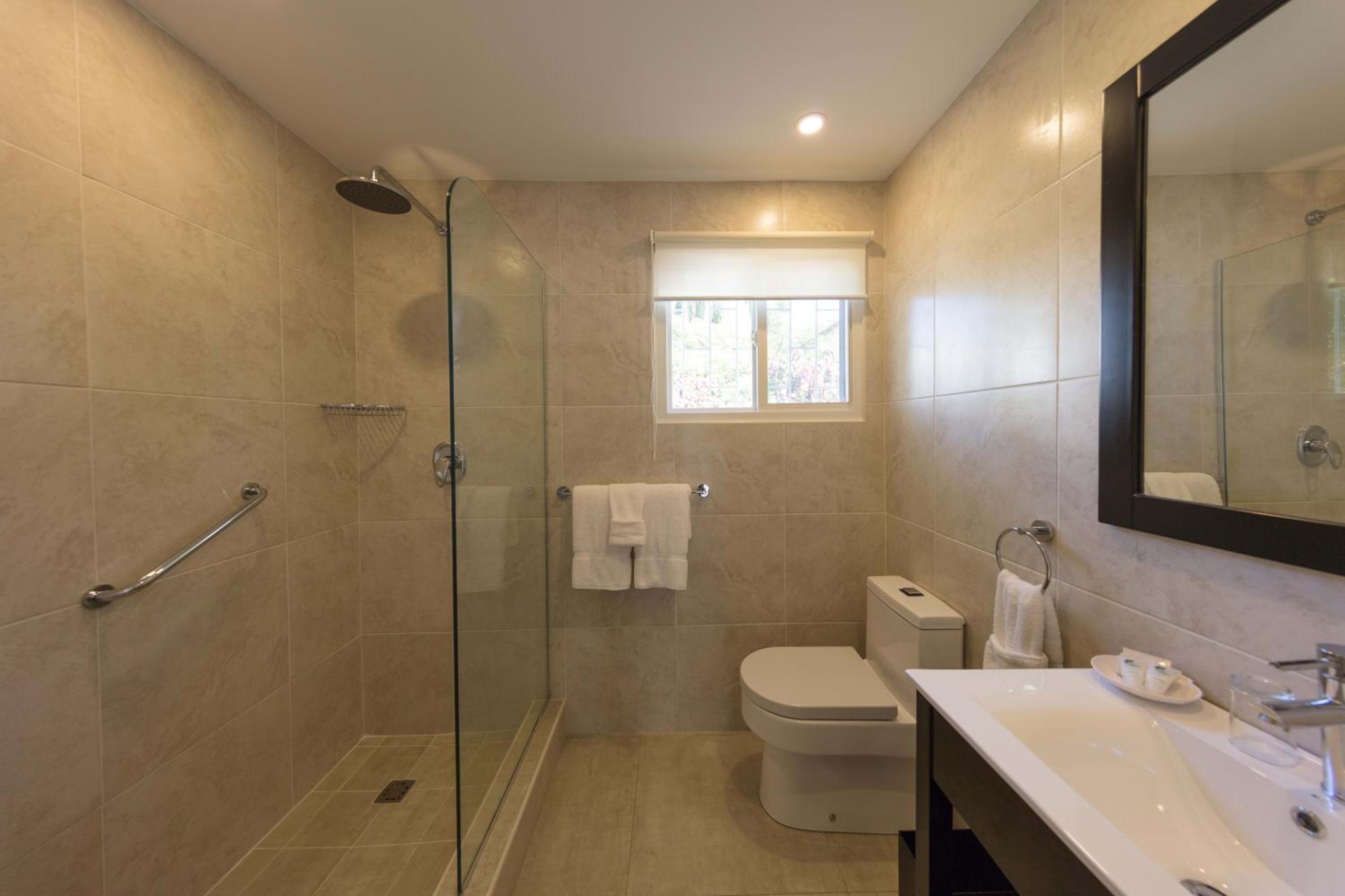 Standard Suite - Photo 1