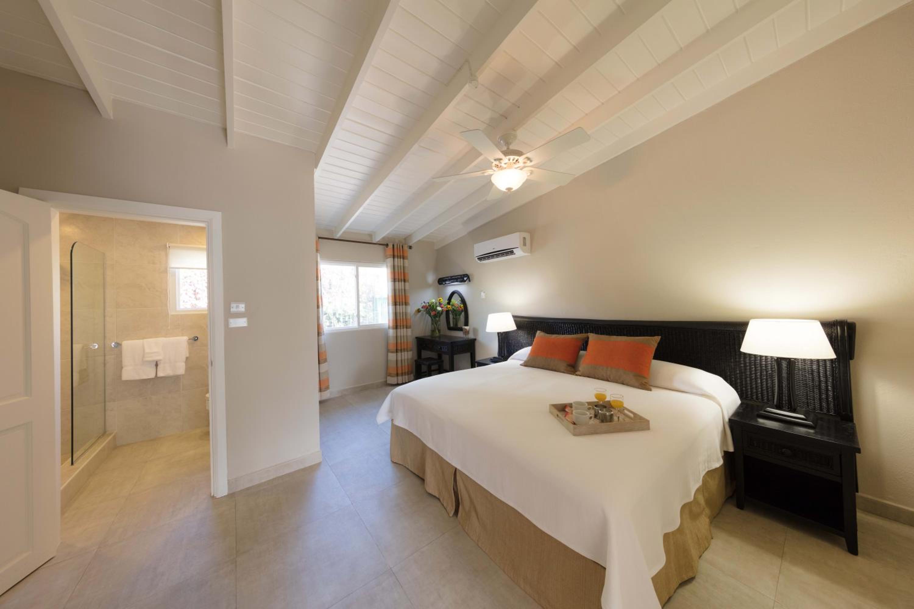 Standard Suite - Photo 2
