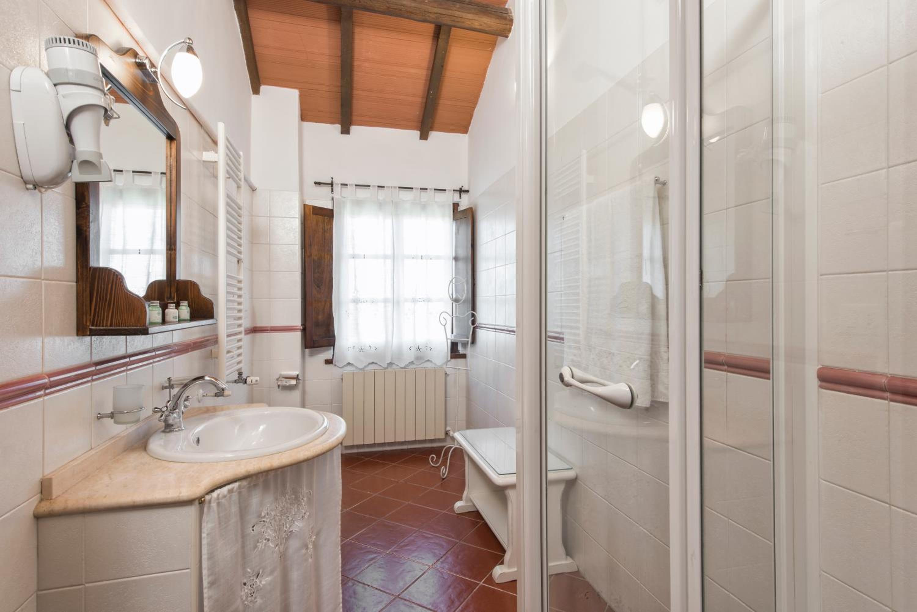 Classic Double or Twin Room - Photo 3