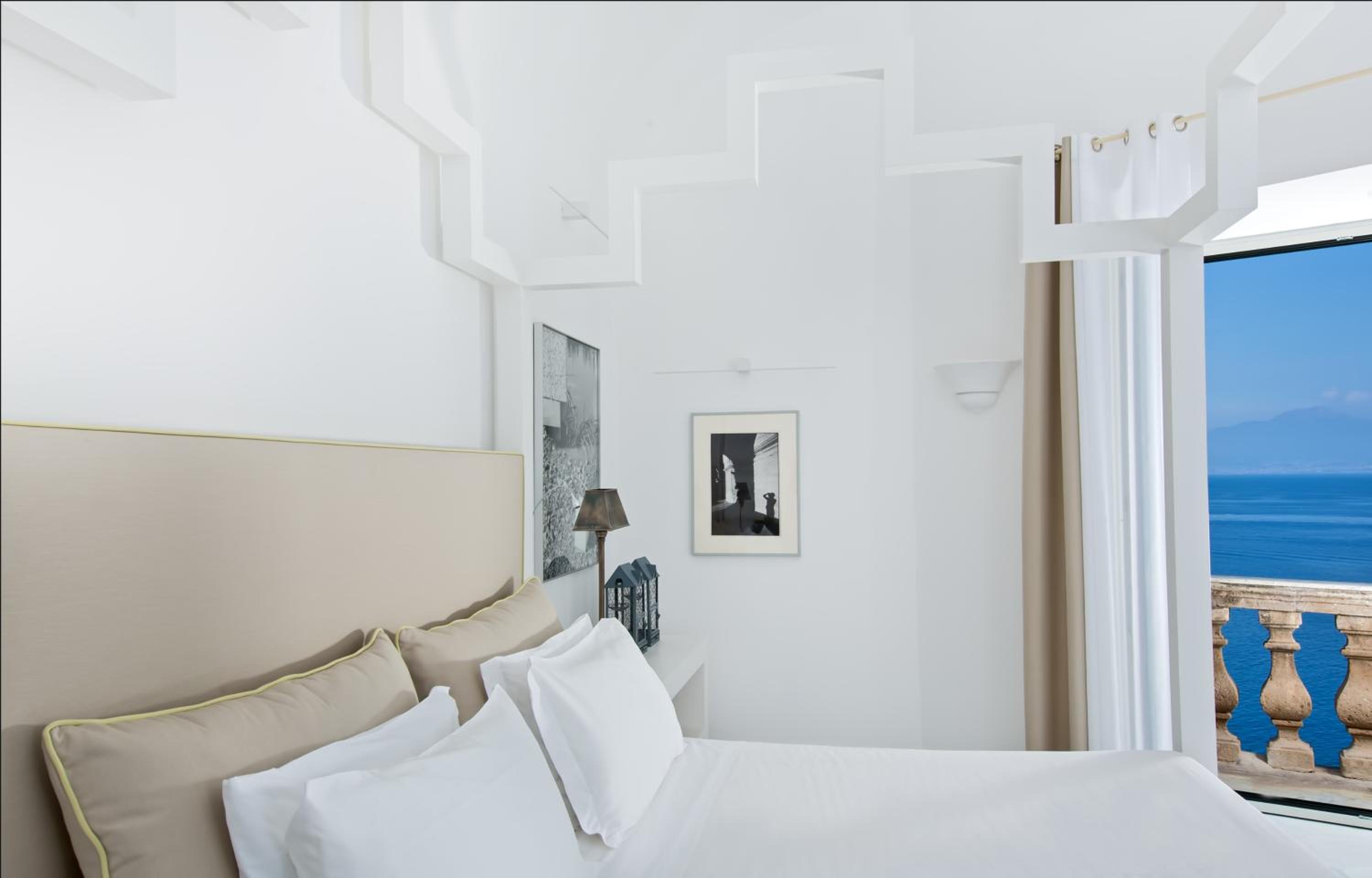 Suite with Sea View - Photo 4