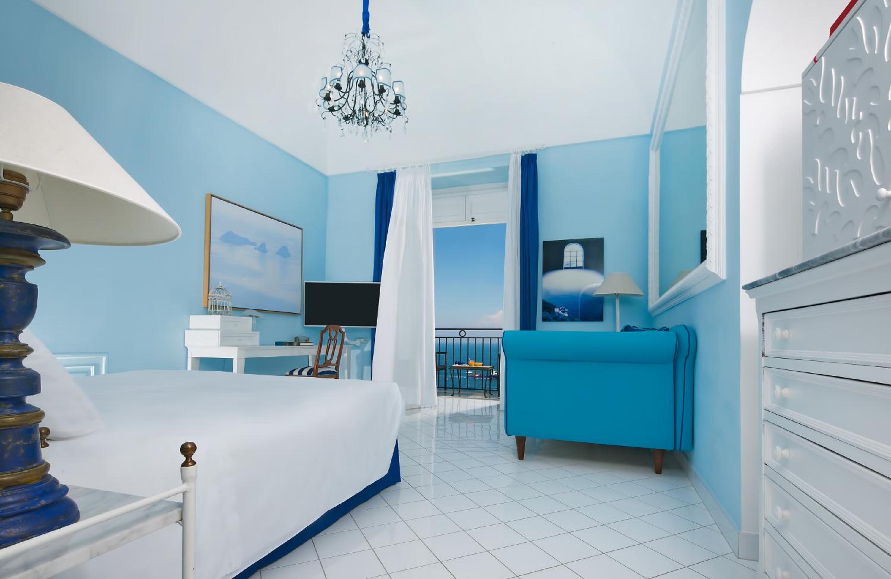 Deluxe Double Room with Sea View and Balcony - Photo 3
