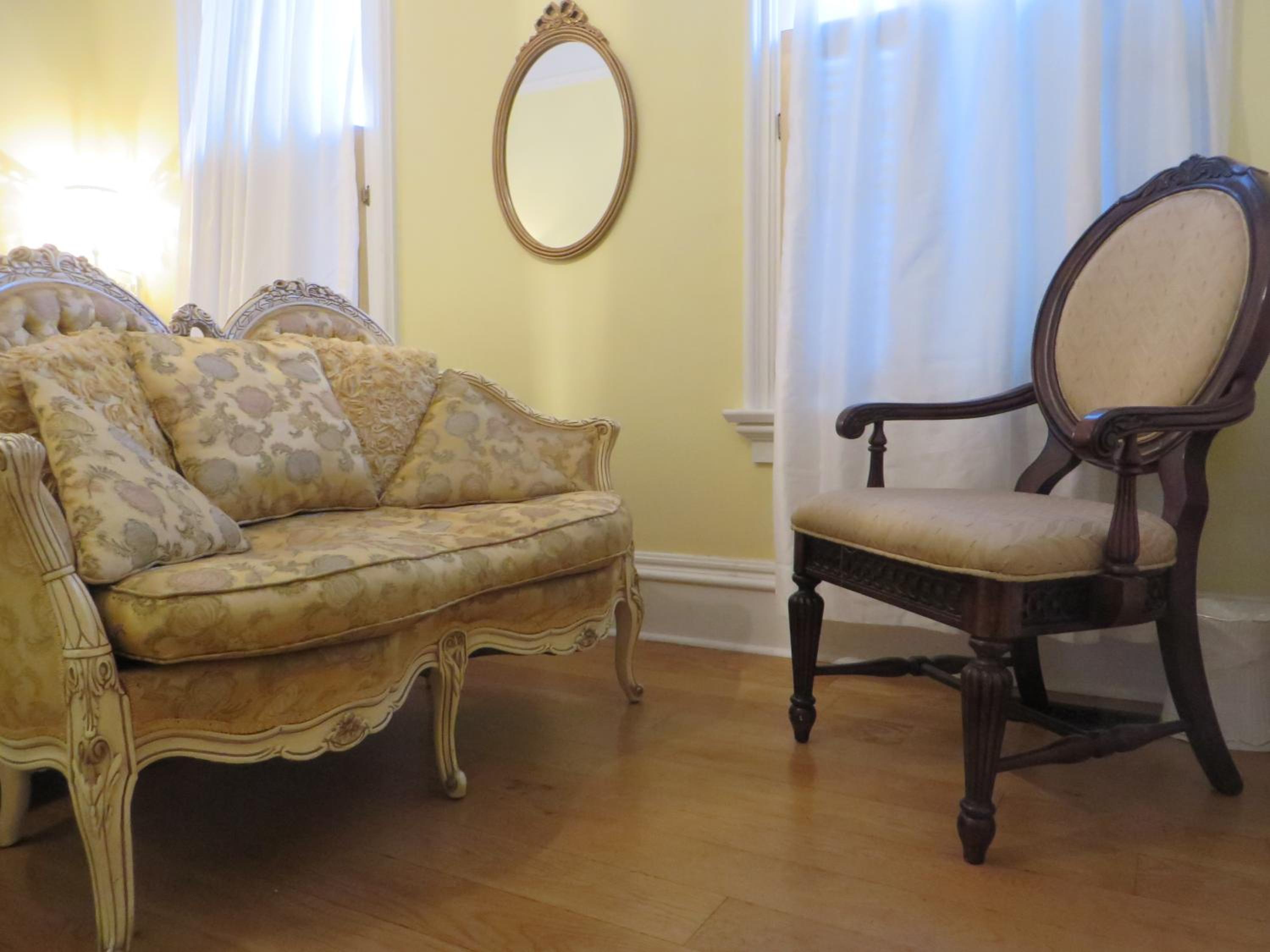 Double Room with Private Bathroom - Photo 6