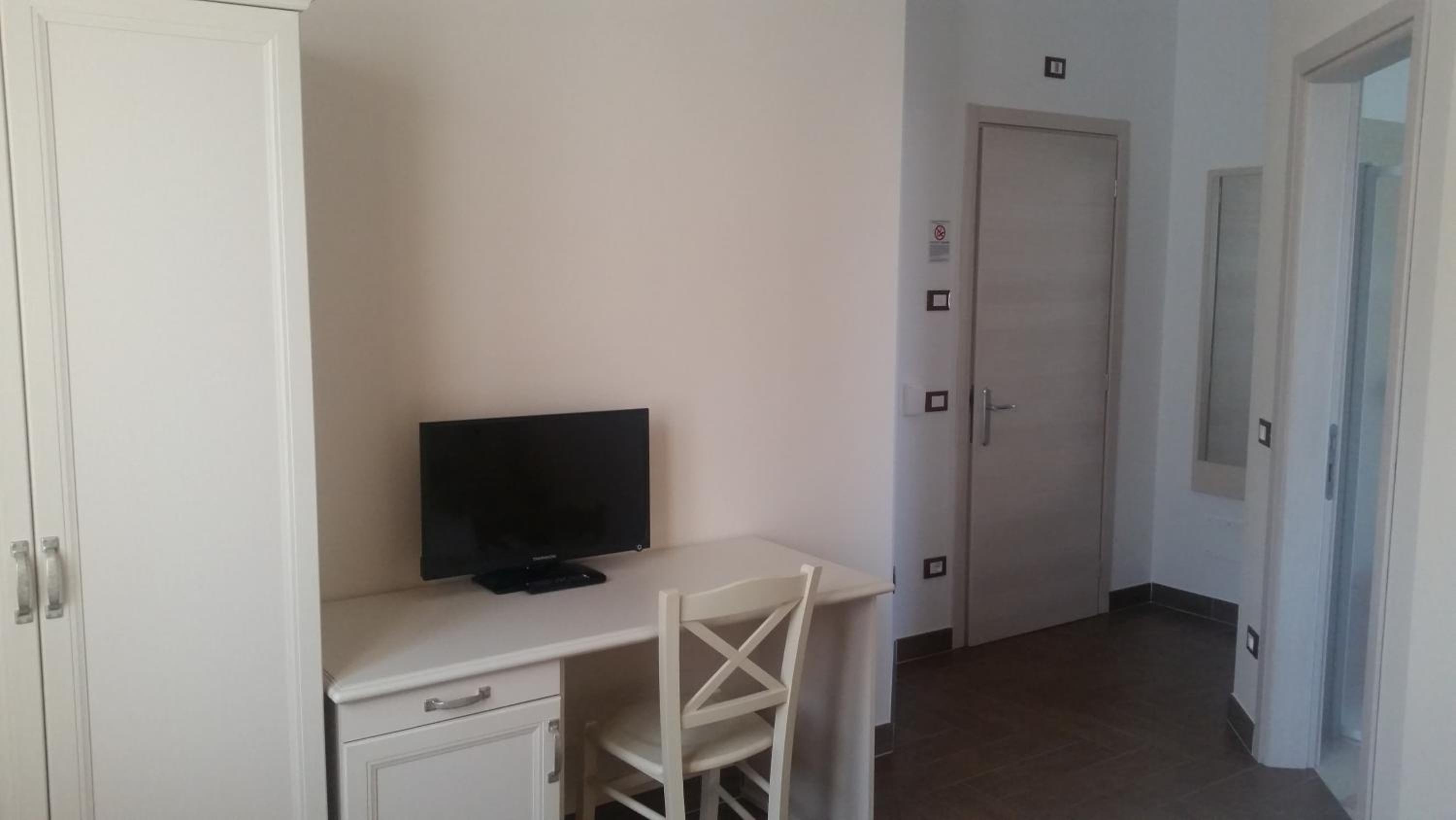 Double or Twin Room - Disability Access photo 3