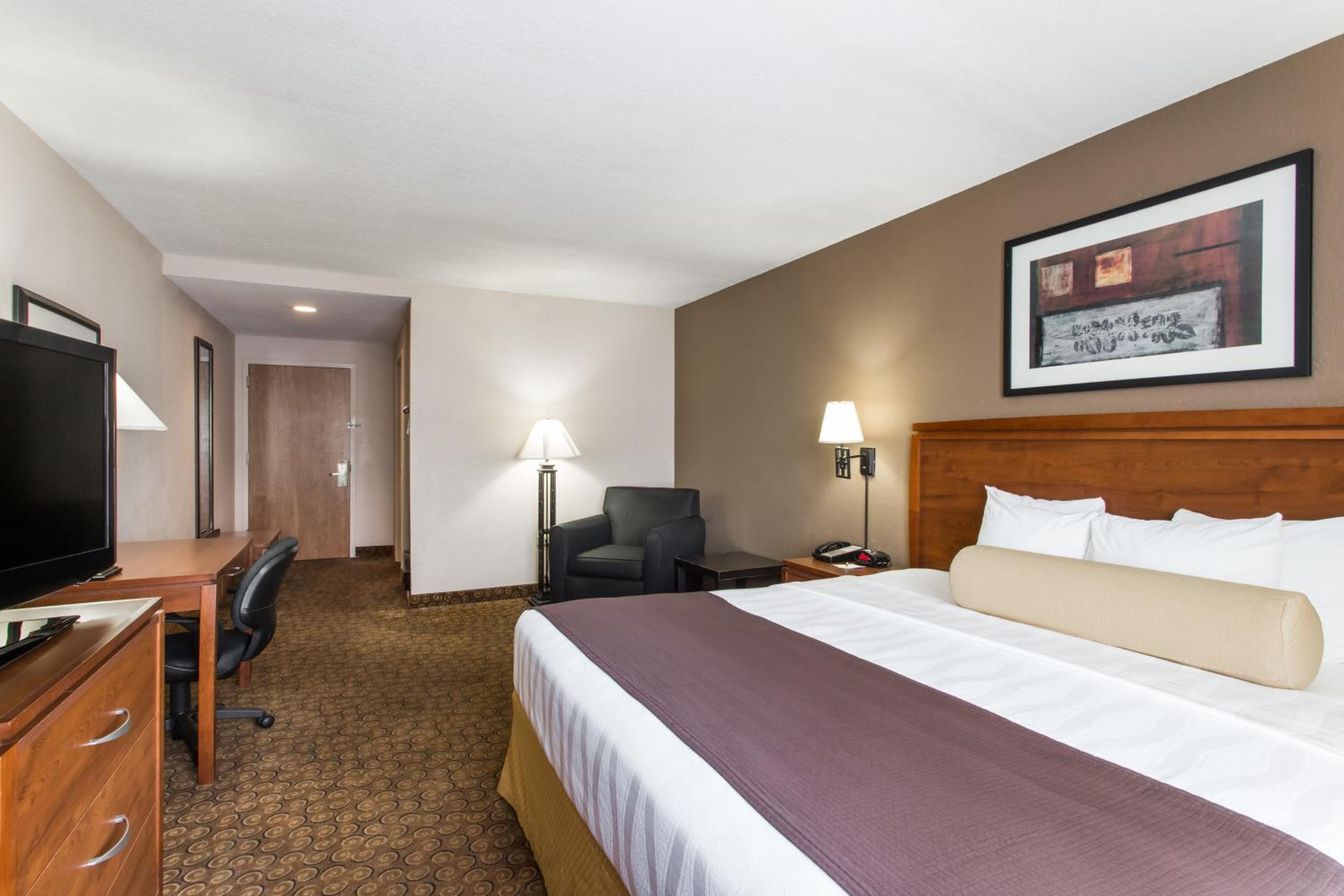King Room - Non-Smoking - Photo 1