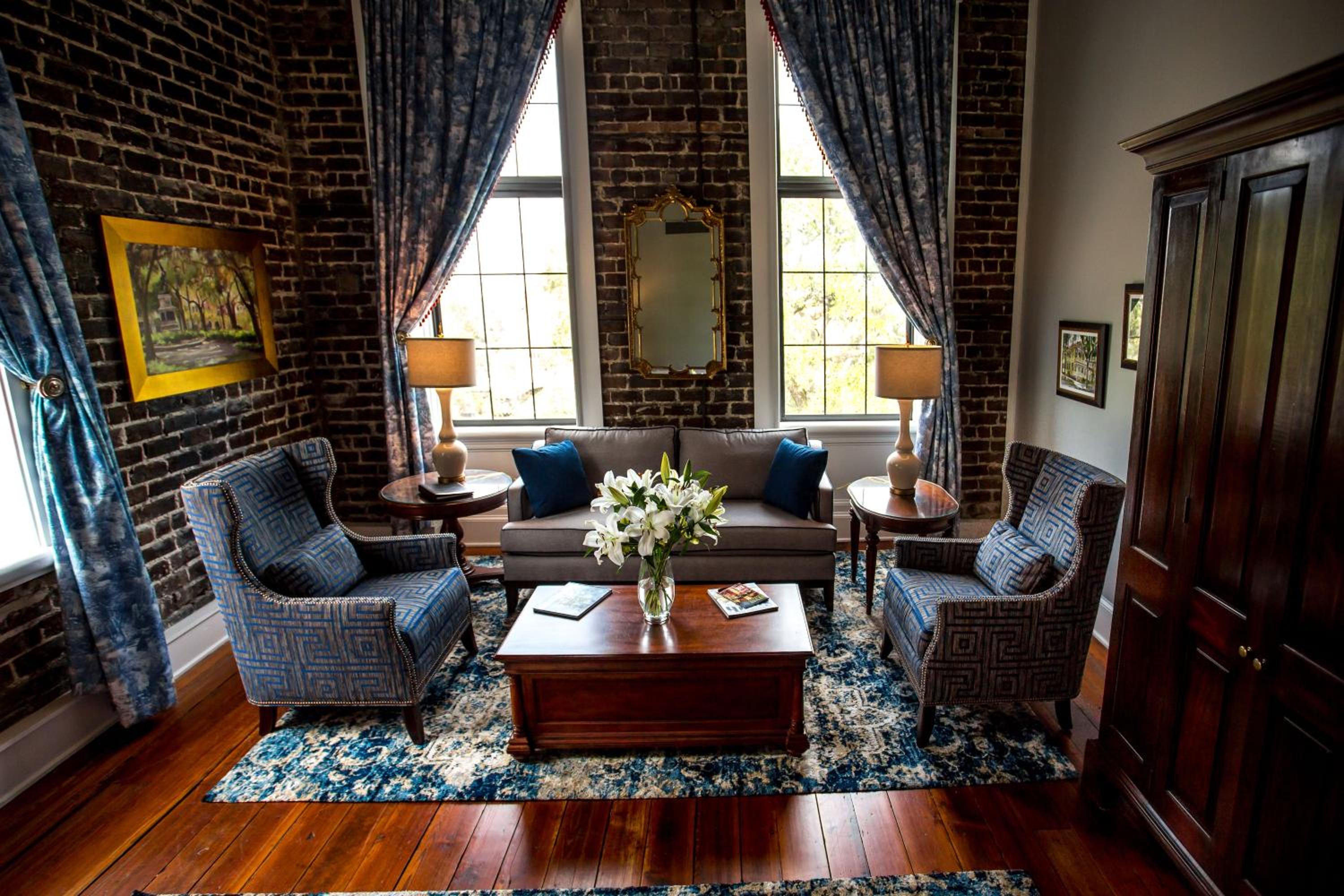 Corner King Suite photo 2