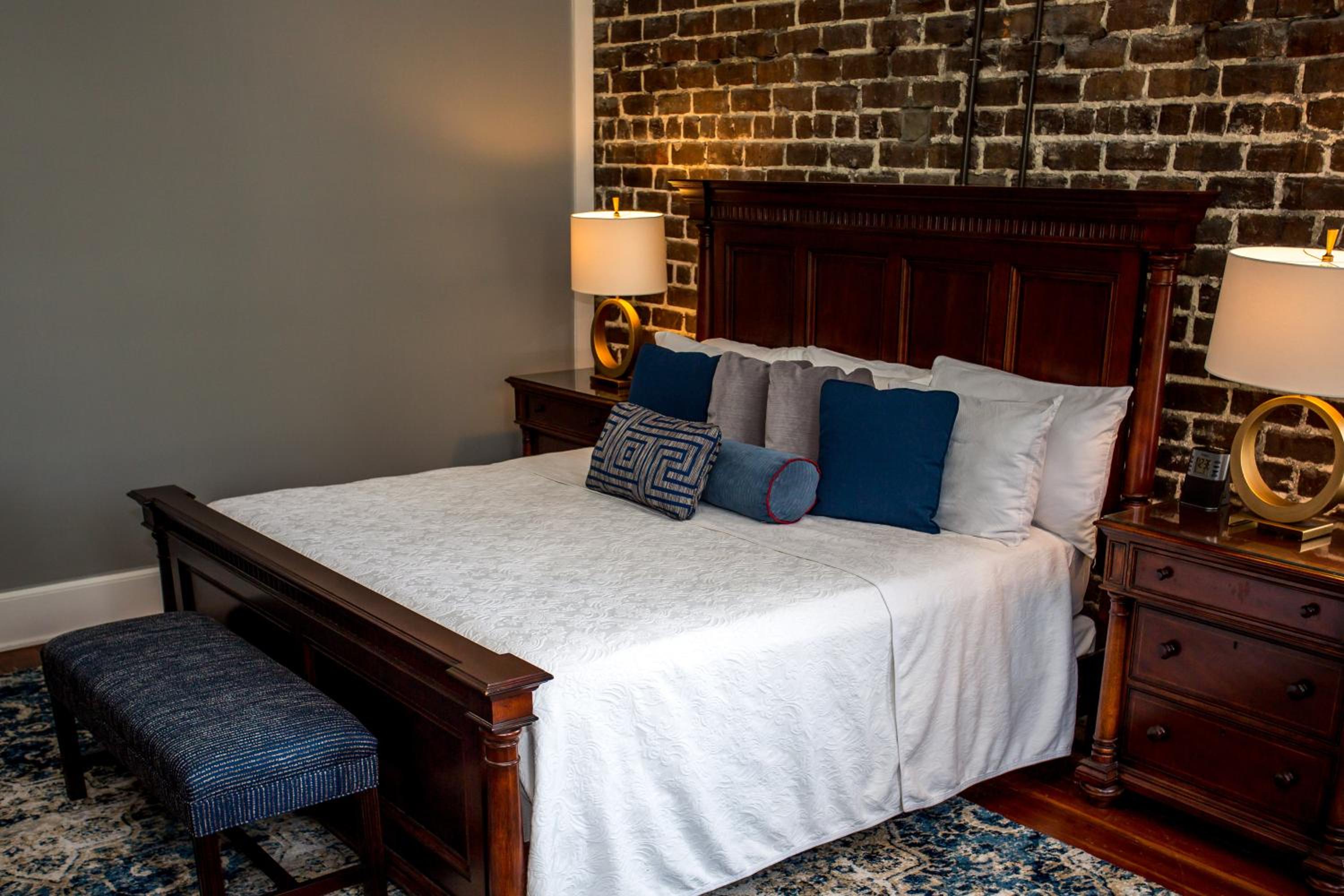 Deluxe King Room photo 3