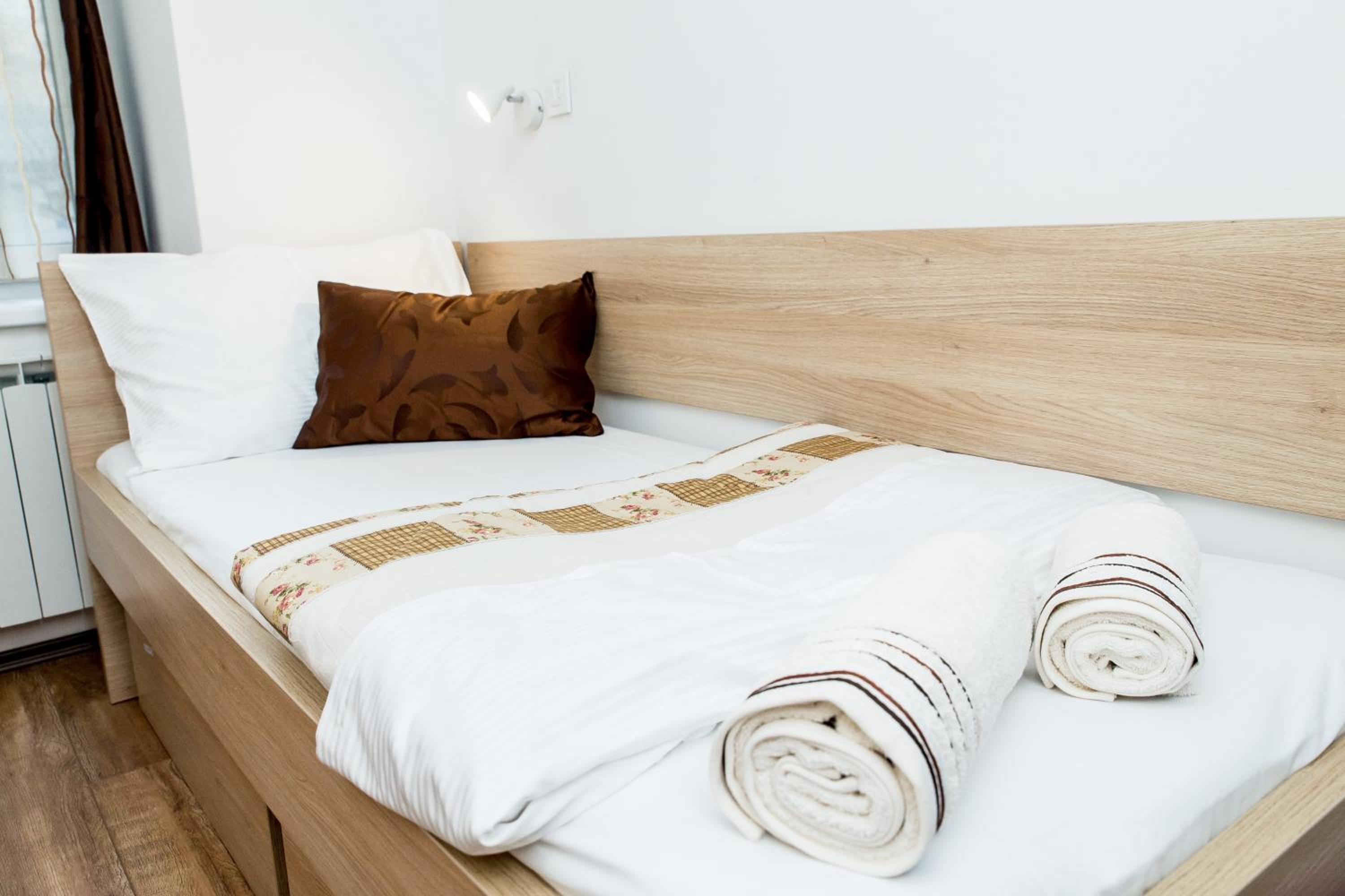 Double Room - Photo 15